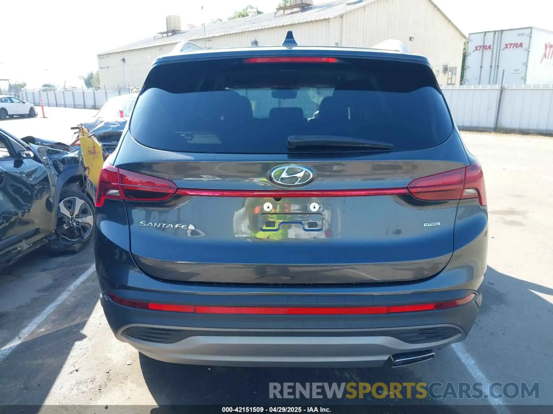 16 Photograph of a damaged car 5NMS2DAJ9PH570493 HYUNDAI SANTA FE 2023