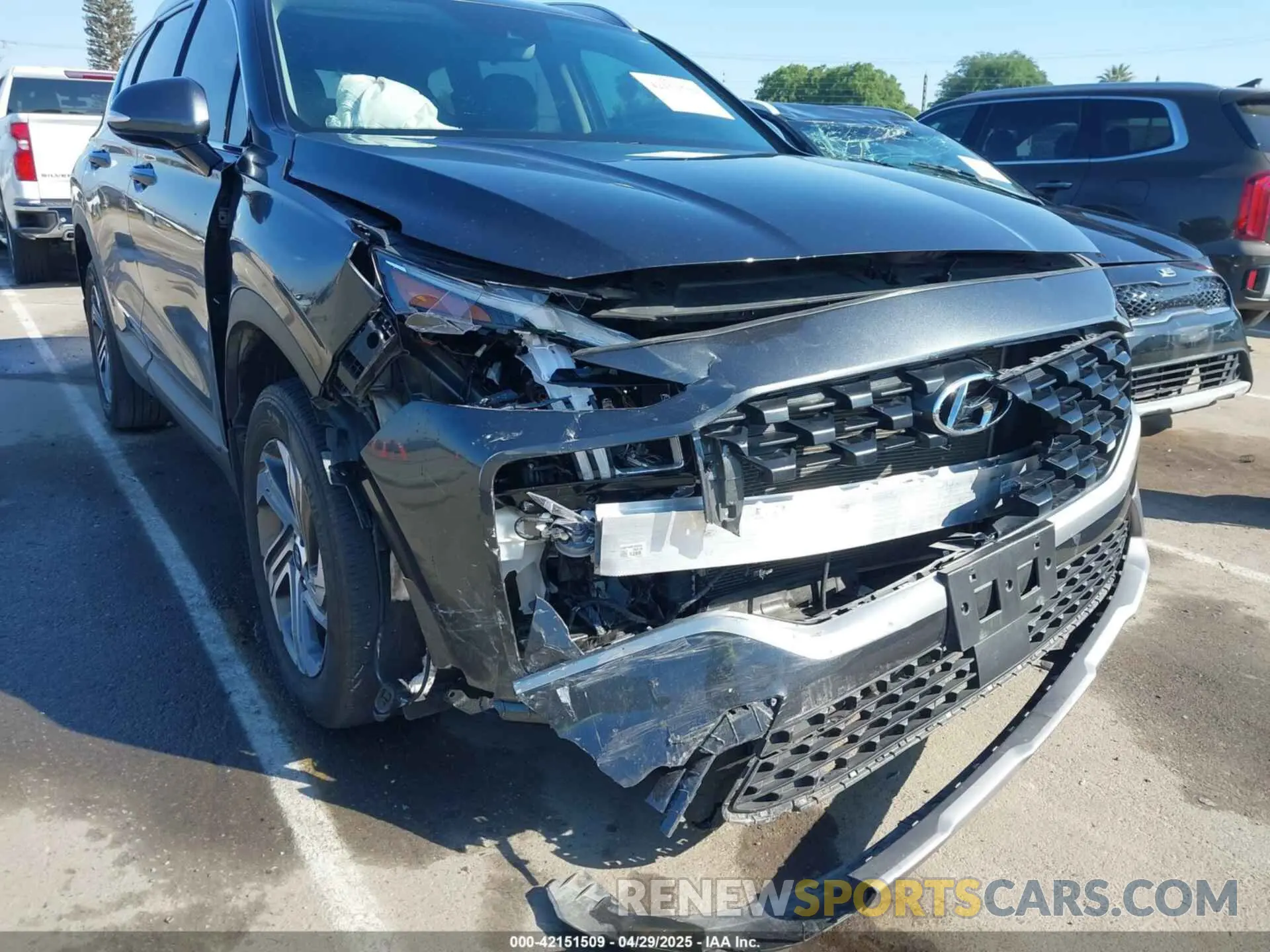 6 Photograph of a damaged car 5NMS2DAJ9PH570493 HYUNDAI SANTA FE 2023