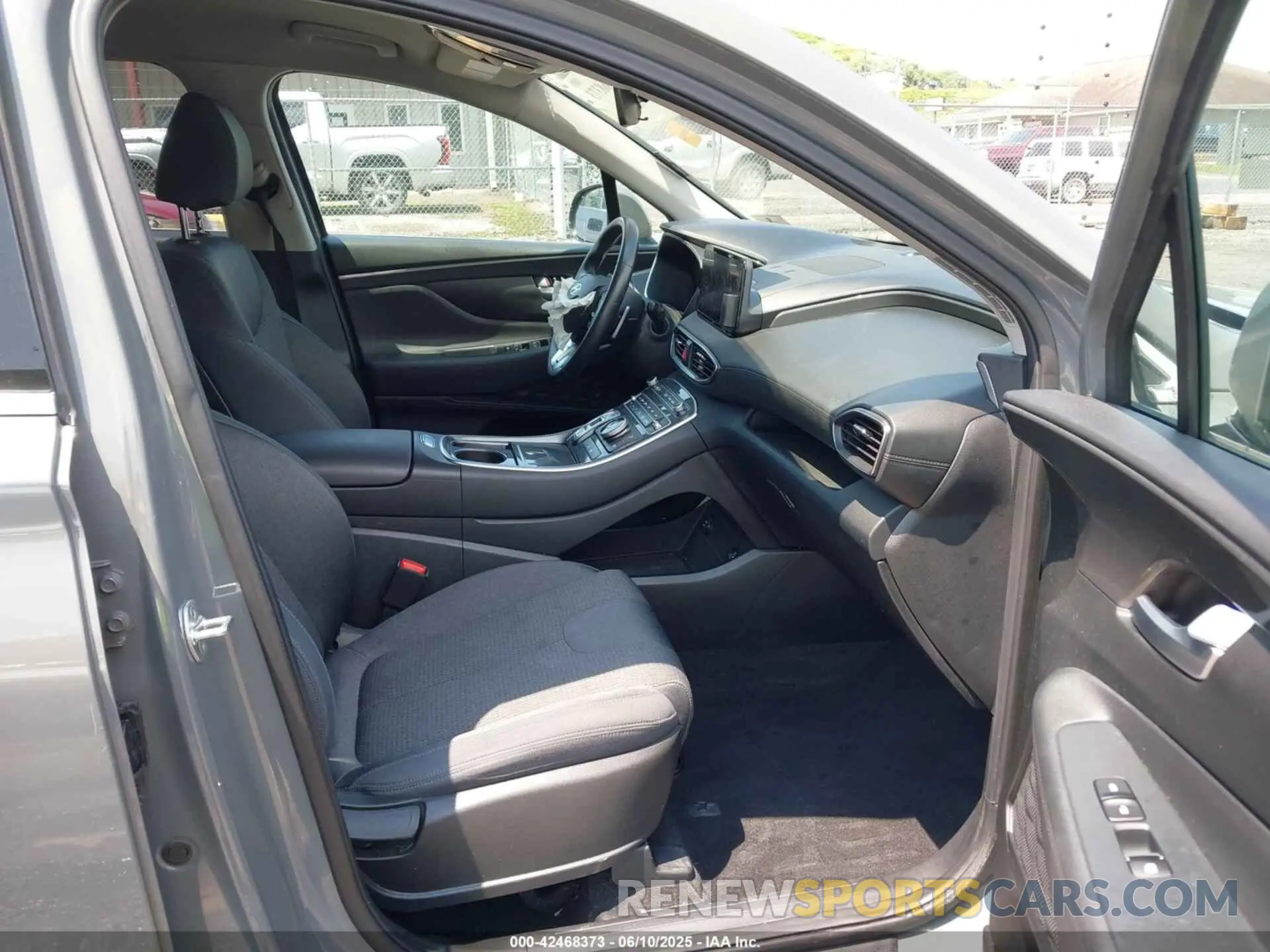 5 Photograph of a damaged car 5NMS2DAJXPH484951 HYUNDAI SANTA FE 2023