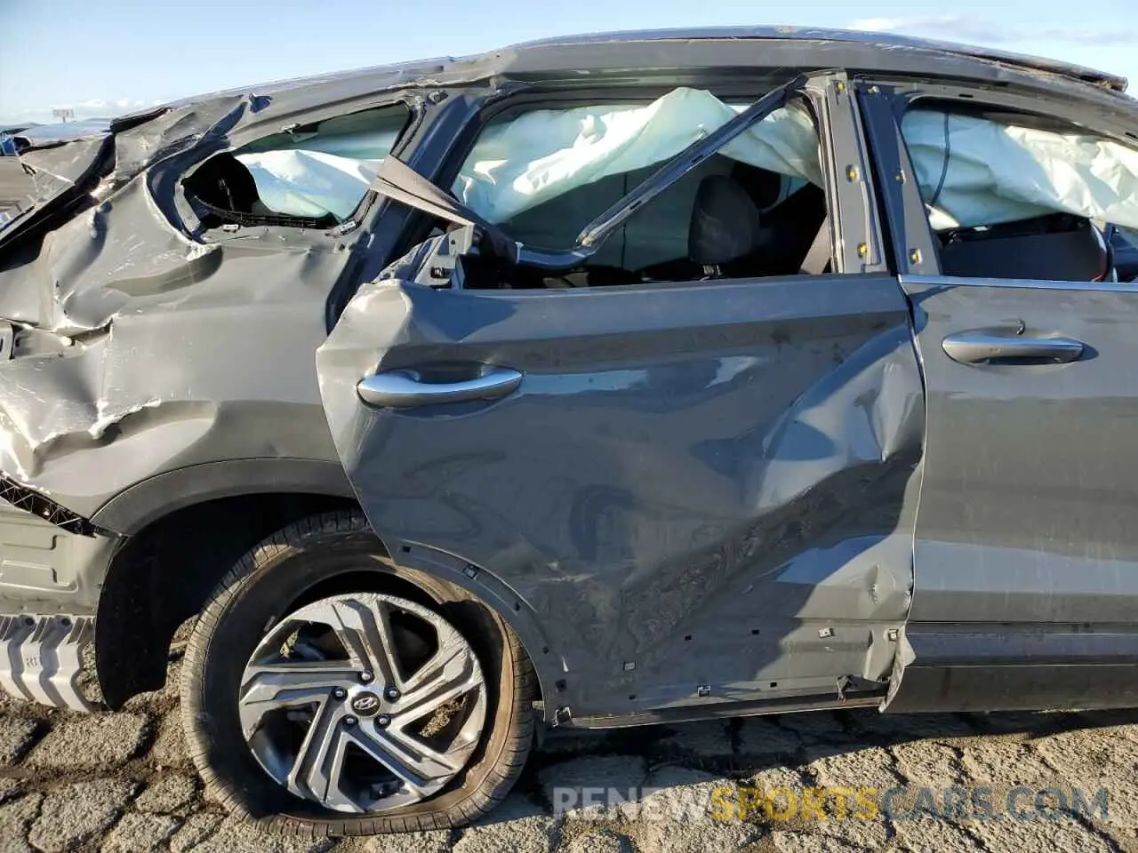 10 Photograph of a damaged car 5NMS2DAJXPH487171 HYUNDAI SANTA FE 2023