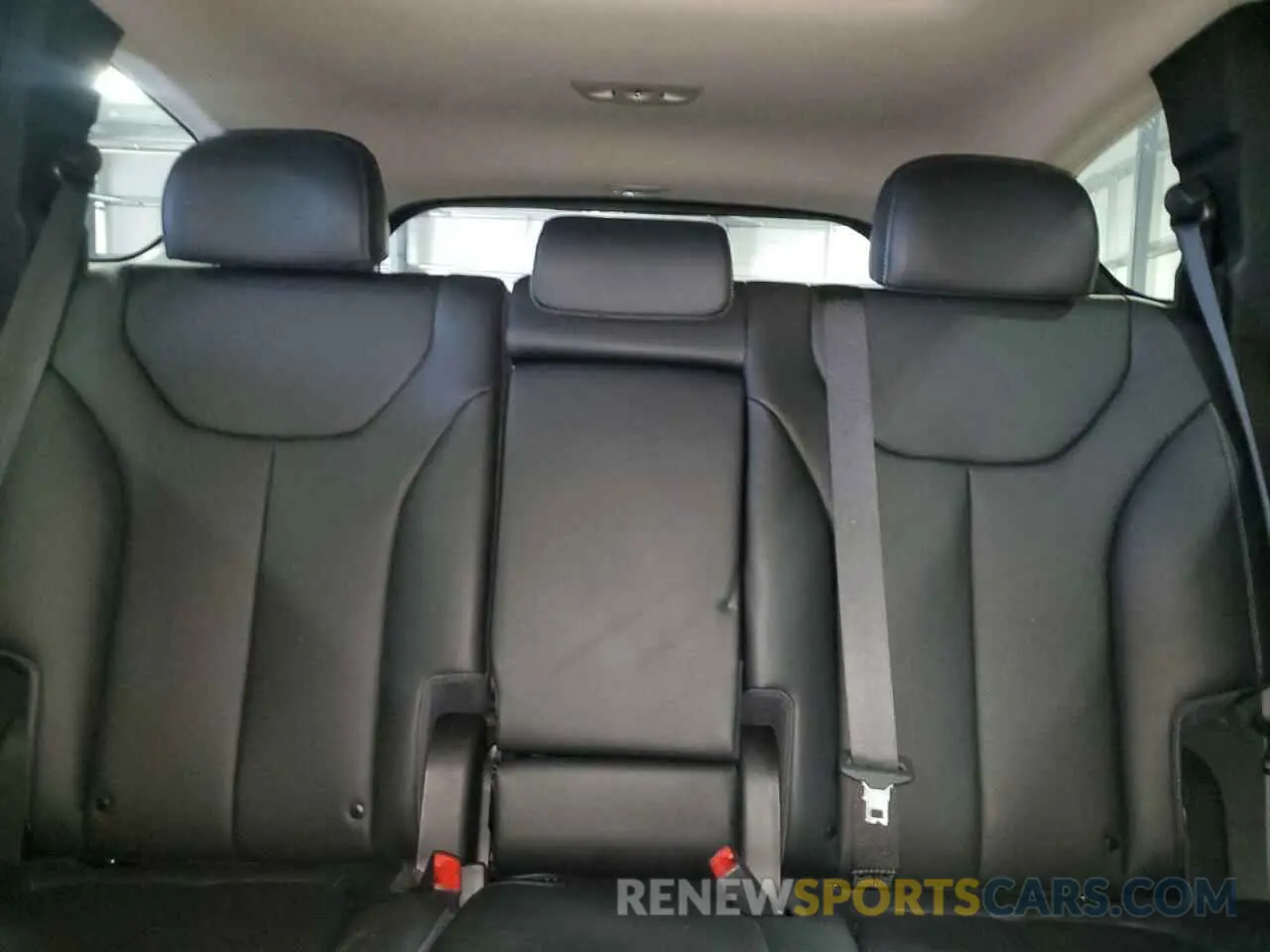 10 Photograph of a damaged car 5NMS3DAJ1PH501309 HYUNDAI SANTA FE 2023