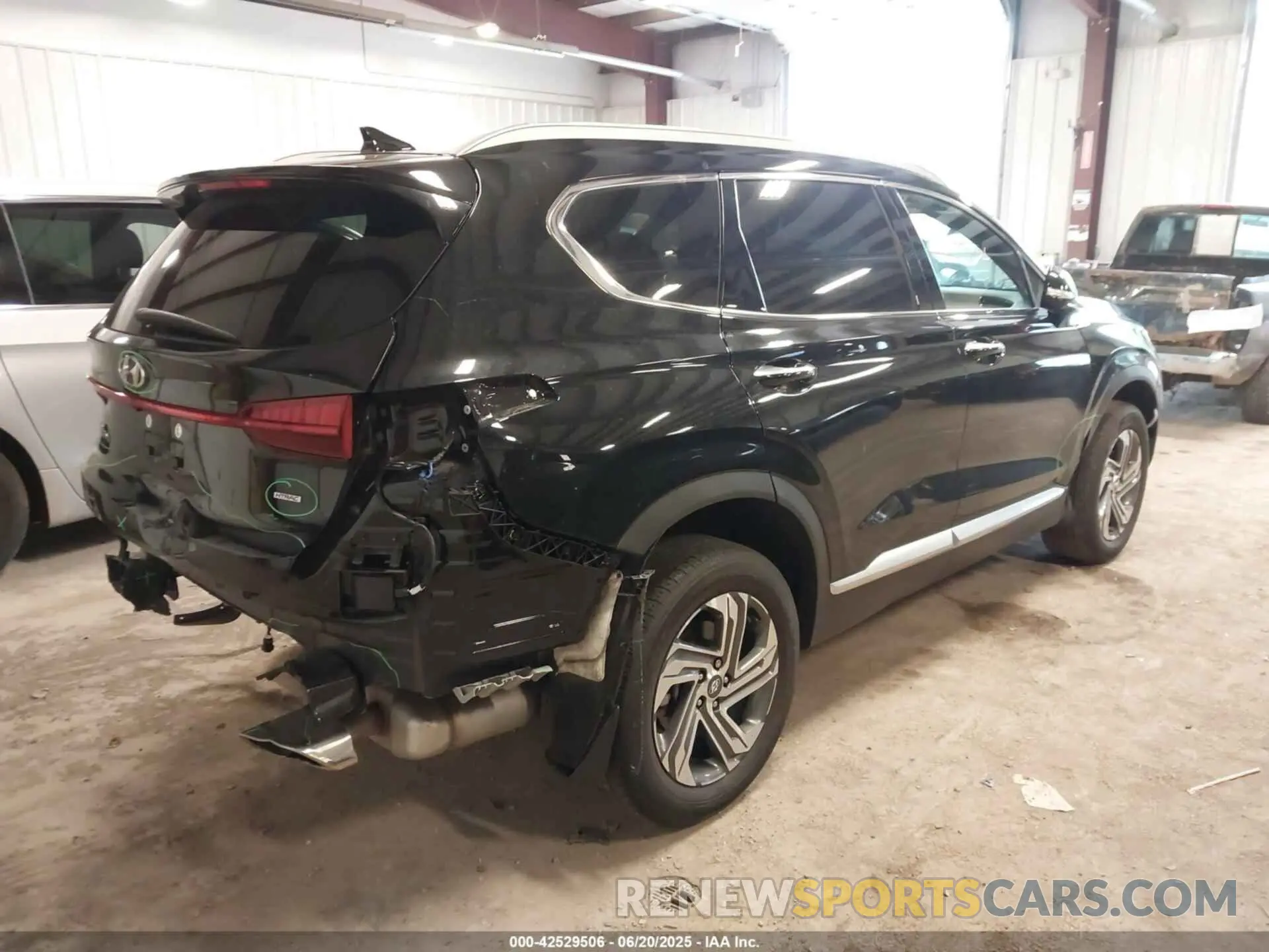 4 Photograph of a damaged car 5NMS3DAJ2PH562829 HYUNDAI SANTA FE 2023