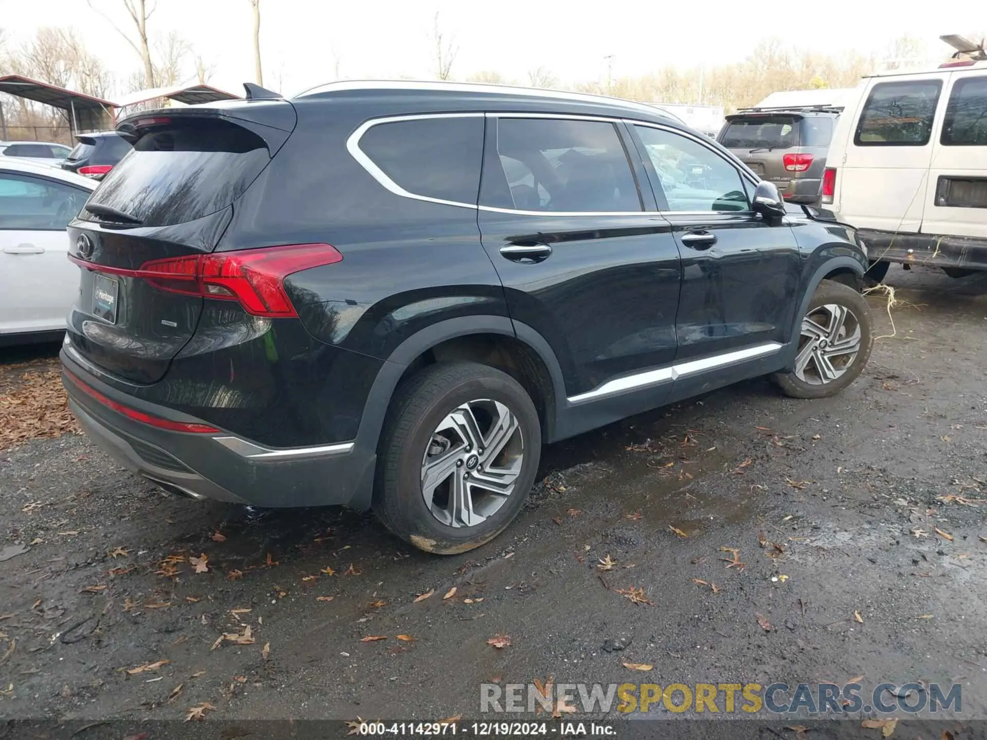 4 Photograph of a damaged car 5NMS3DAJ3PH504079 HYUNDAI SANTA FE 2023