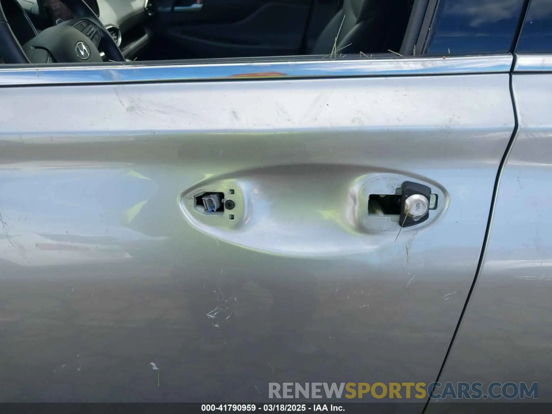 17 Photograph of a damaged car 5NMS3DAJ3PH604263 HYUNDAI SANTA FE 2023
