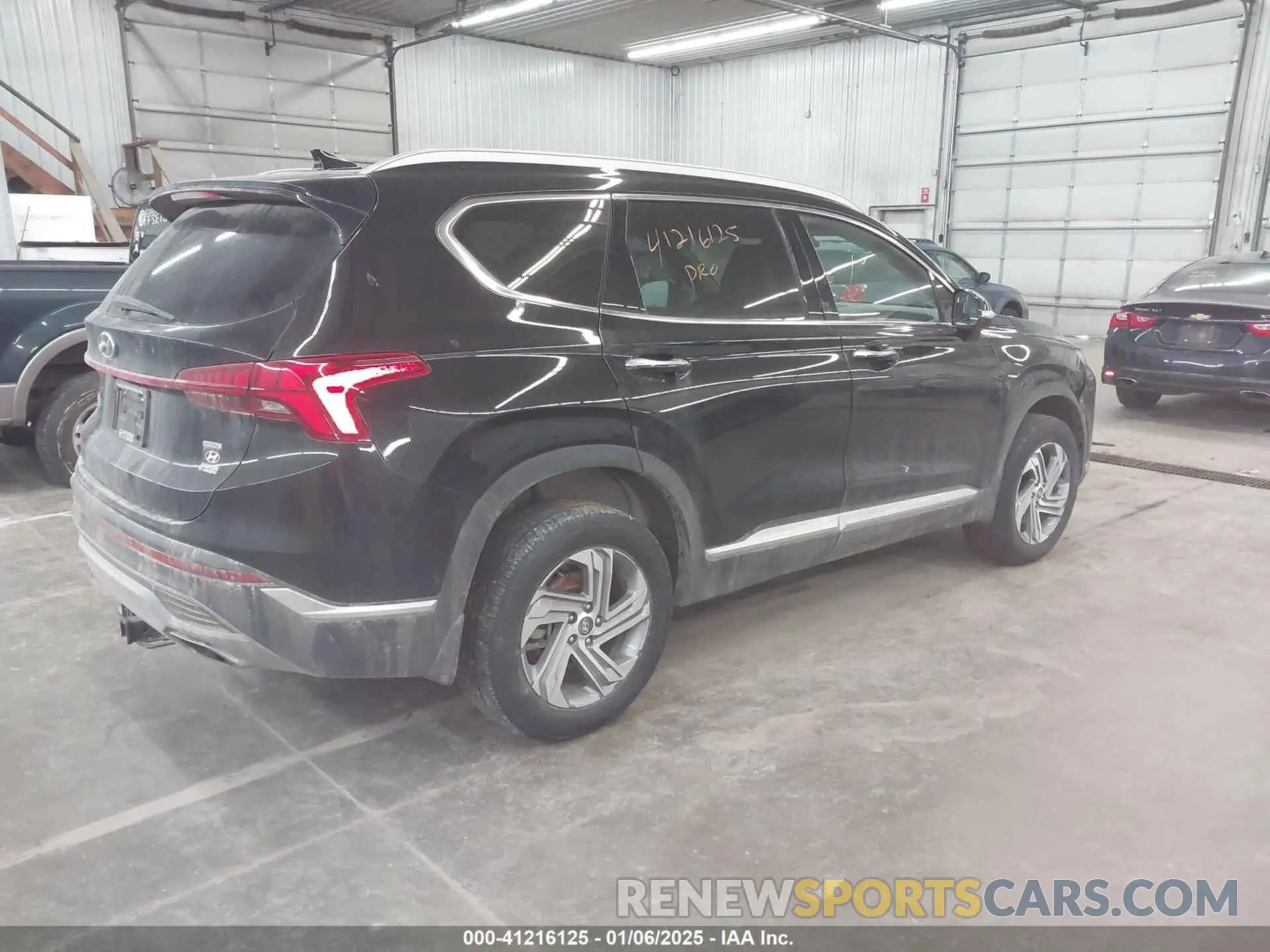 4 Photograph of a damaged car 5NMS3DAJ5PH568950 HYUNDAI SANTA FE 2023