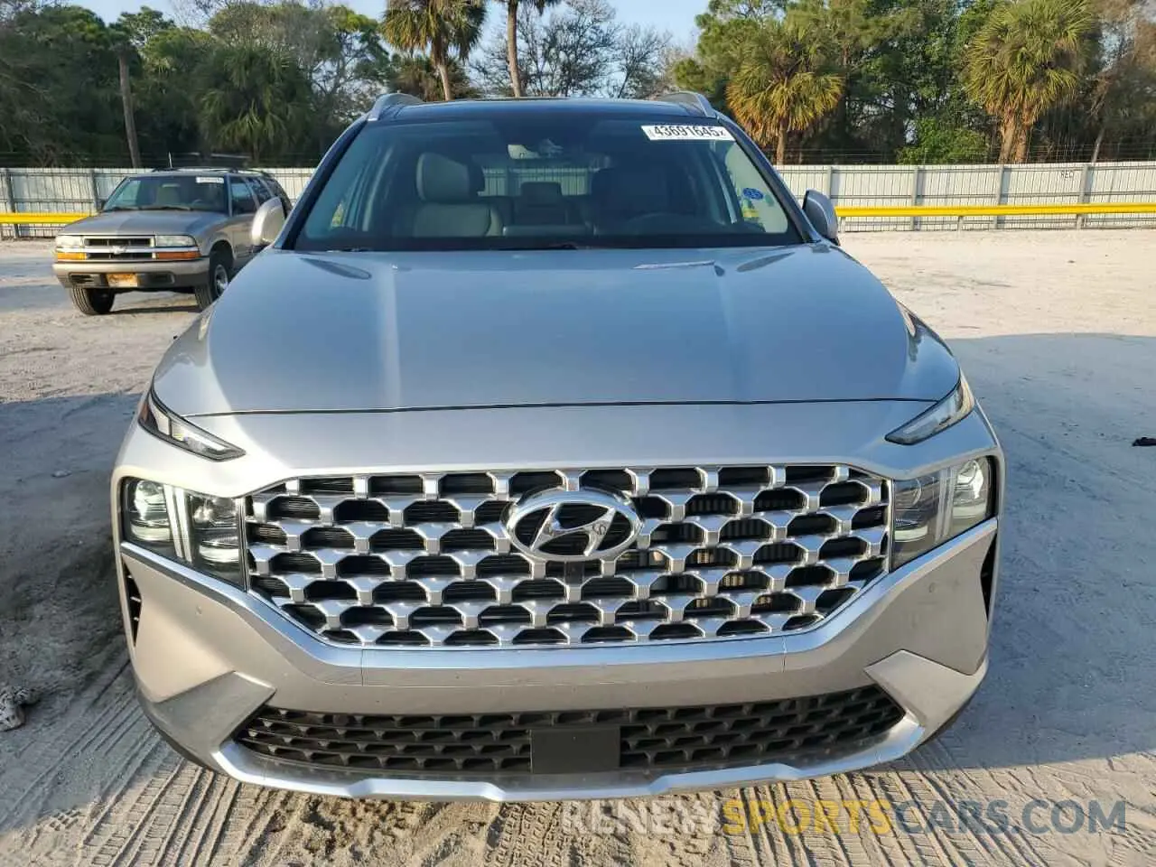 5 Photograph of a damaged car 5NMS44AL7PH524964 HYUNDAI SANTA FE 2023