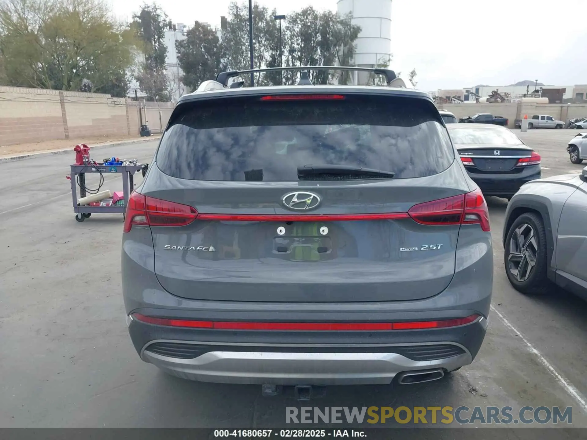 17 Photograph of a damaged car 5NMS4DAL6PH634677 HYUNDAI SANTA FE 2023