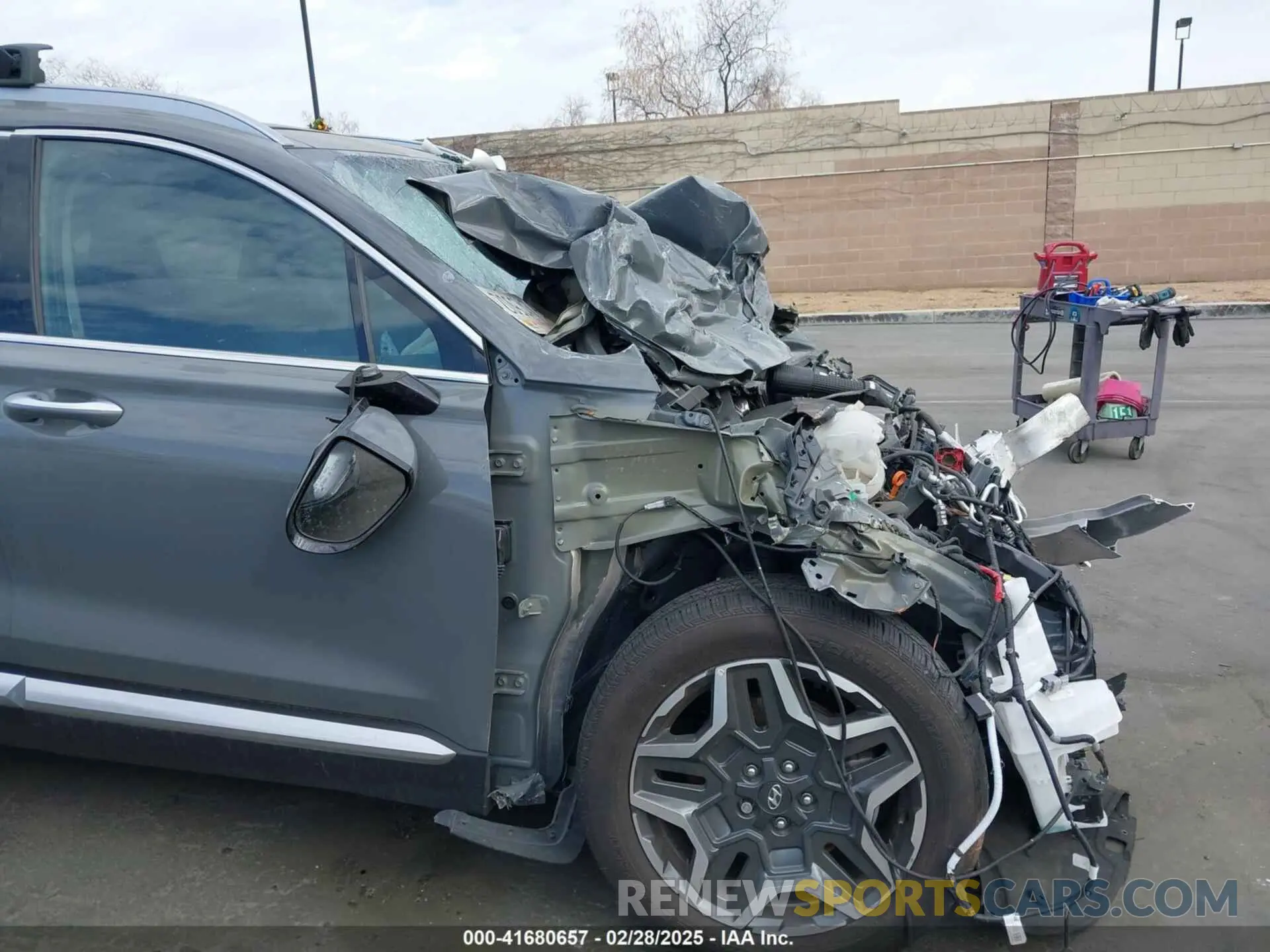 19 Photograph of a damaged car 5NMS4DAL6PH634677 HYUNDAI SANTA FE 2023