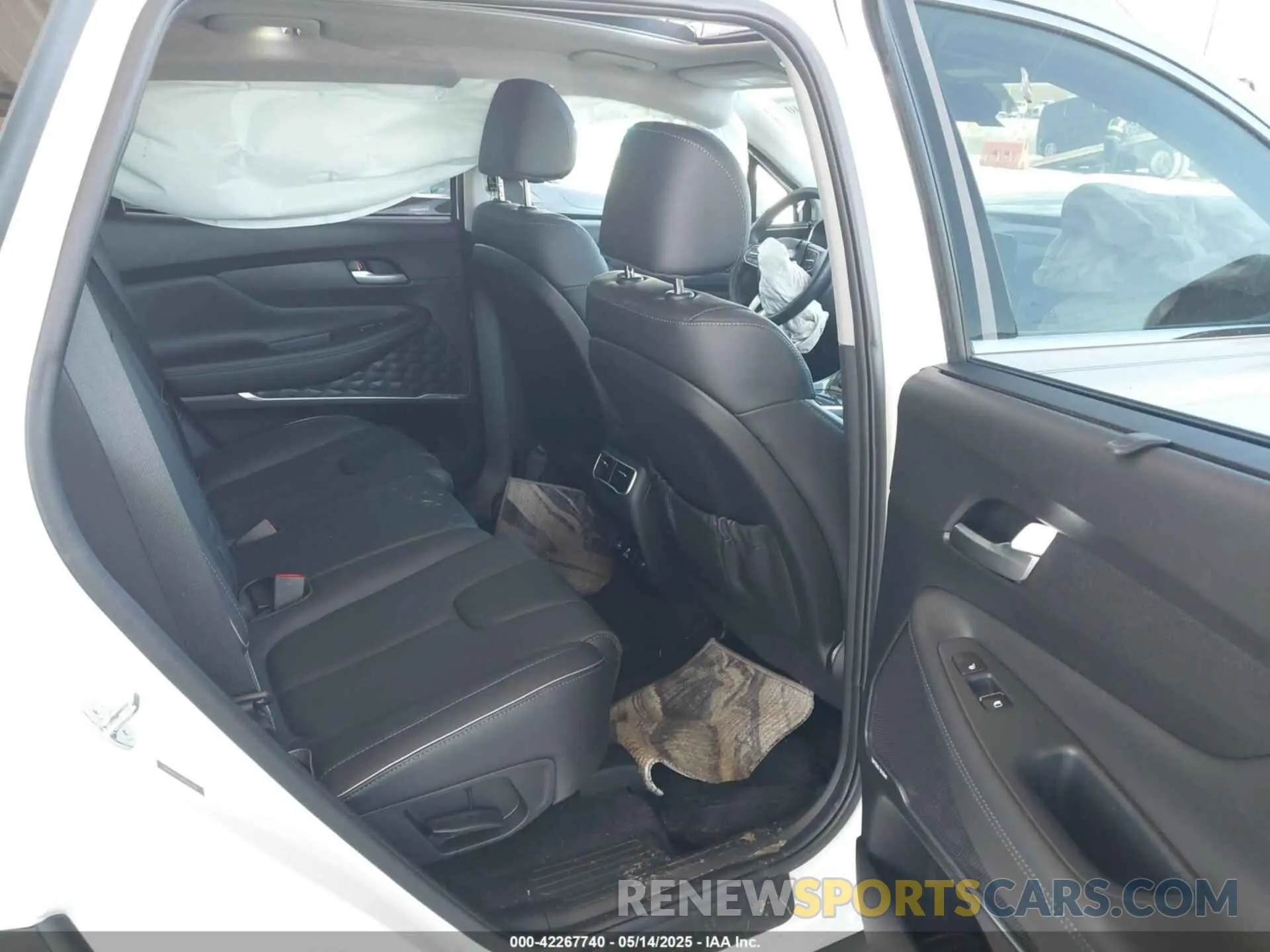 8 Photograph of a damaged car 5NMS4DAL8PH655580 HYUNDAI SANTA FE 2023