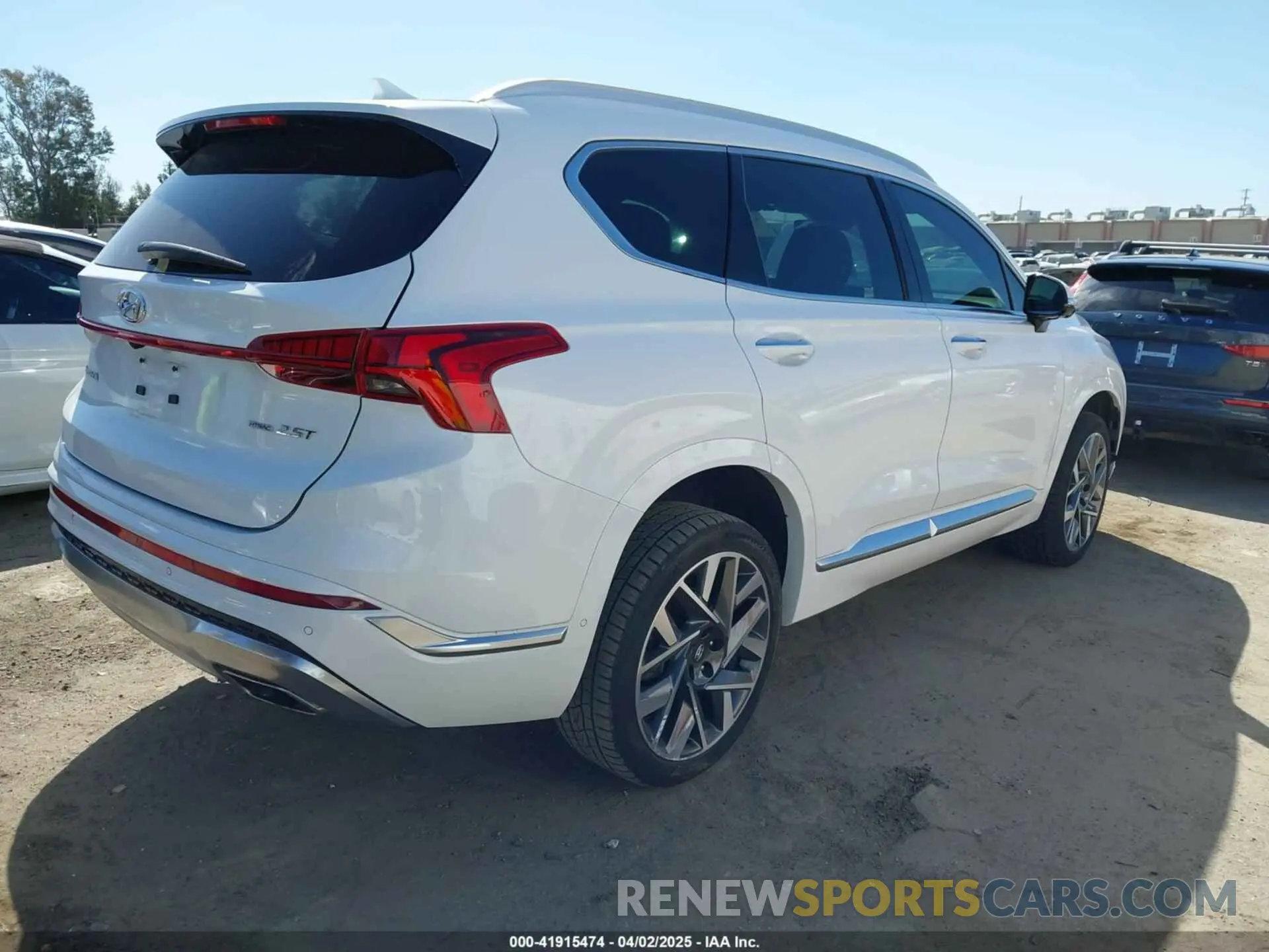 4 Photograph of a damaged car 5NMS5DAL2PH511908 HYUNDAI SANTA FE 2023