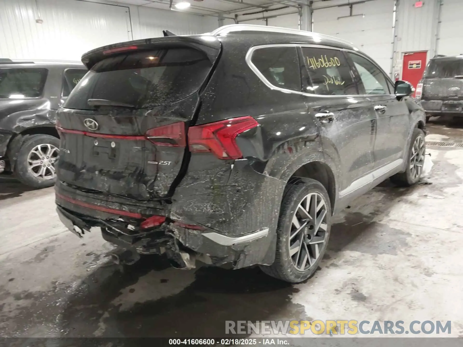 4 Photograph of a damaged car 5NMS5DAL4PH521601 HYUNDAI SANTA FE 2023