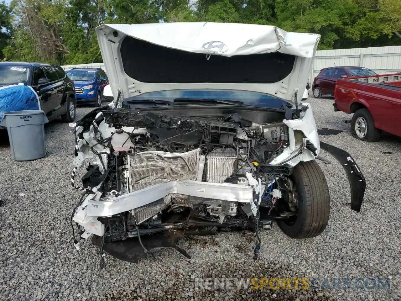 5 Photograph of a damaged car 5NMP14GL4RH022373 HYUNDAI SANTA FE 2024
