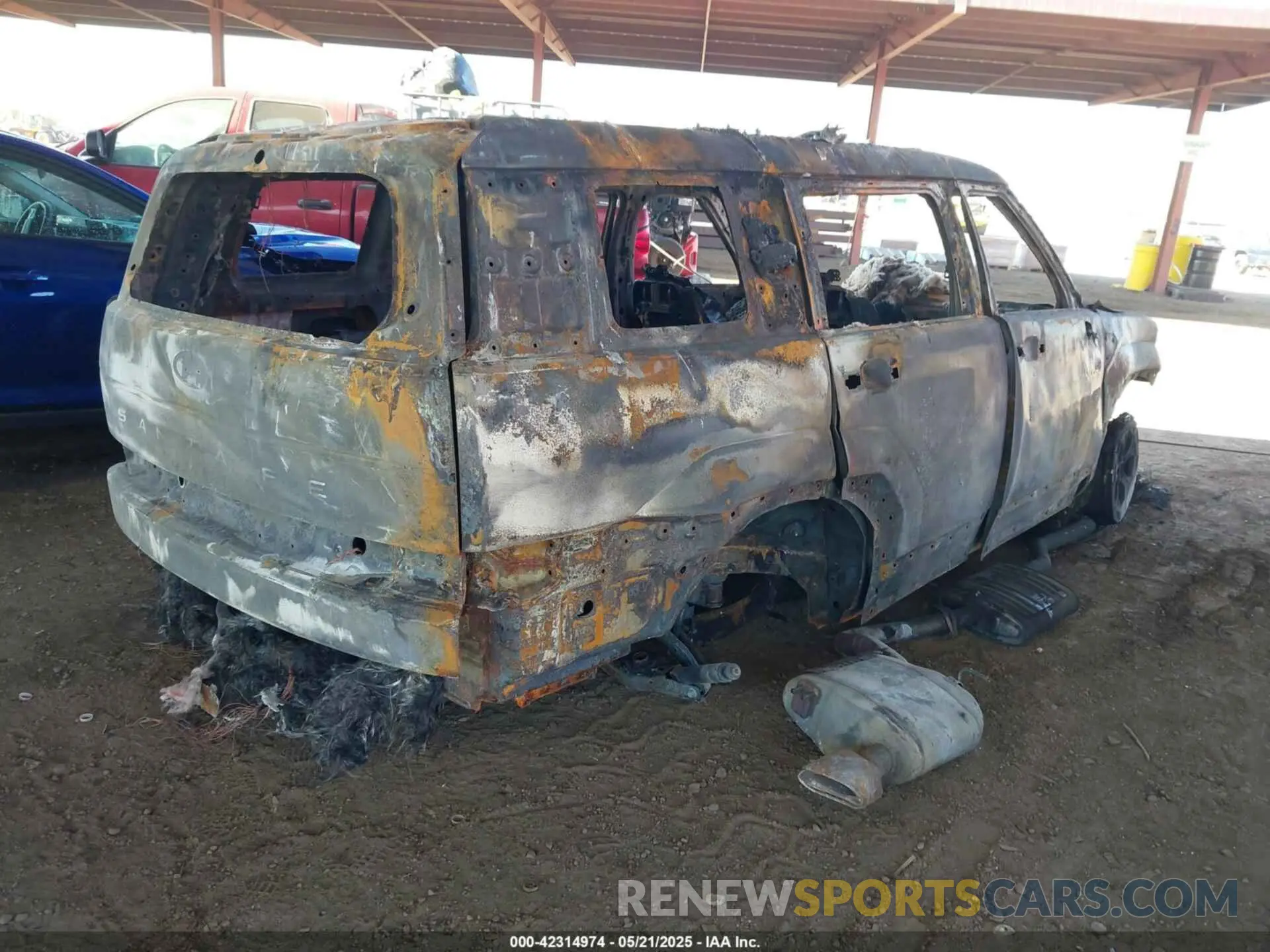 4 Photograph of a damaged car 5NMP3DGL6RH037001 HYUNDAI SANTA FE 2024