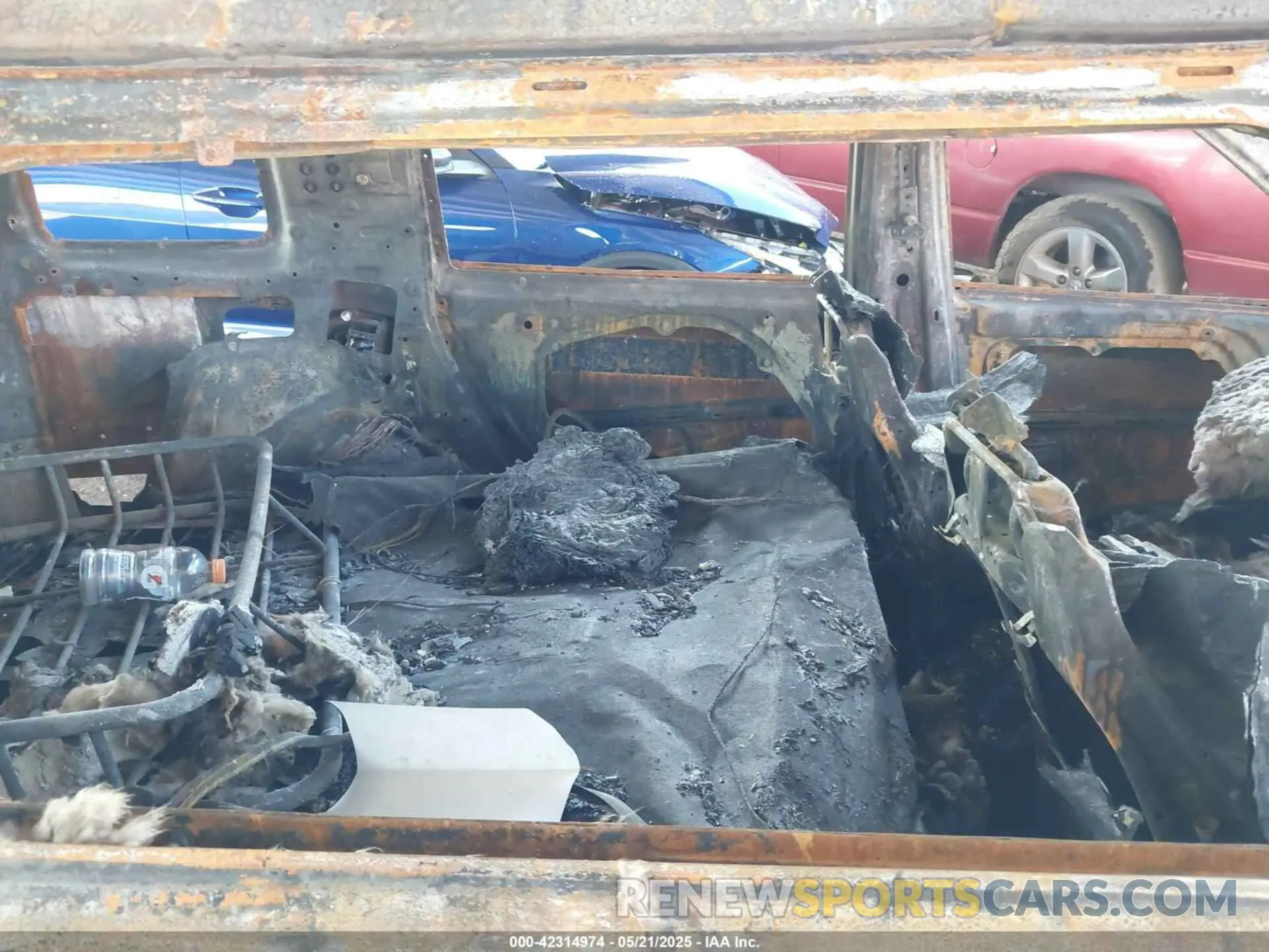 8 Photograph of a damaged car 5NMP3DGL6RH037001 HYUNDAI SANTA FE 2024