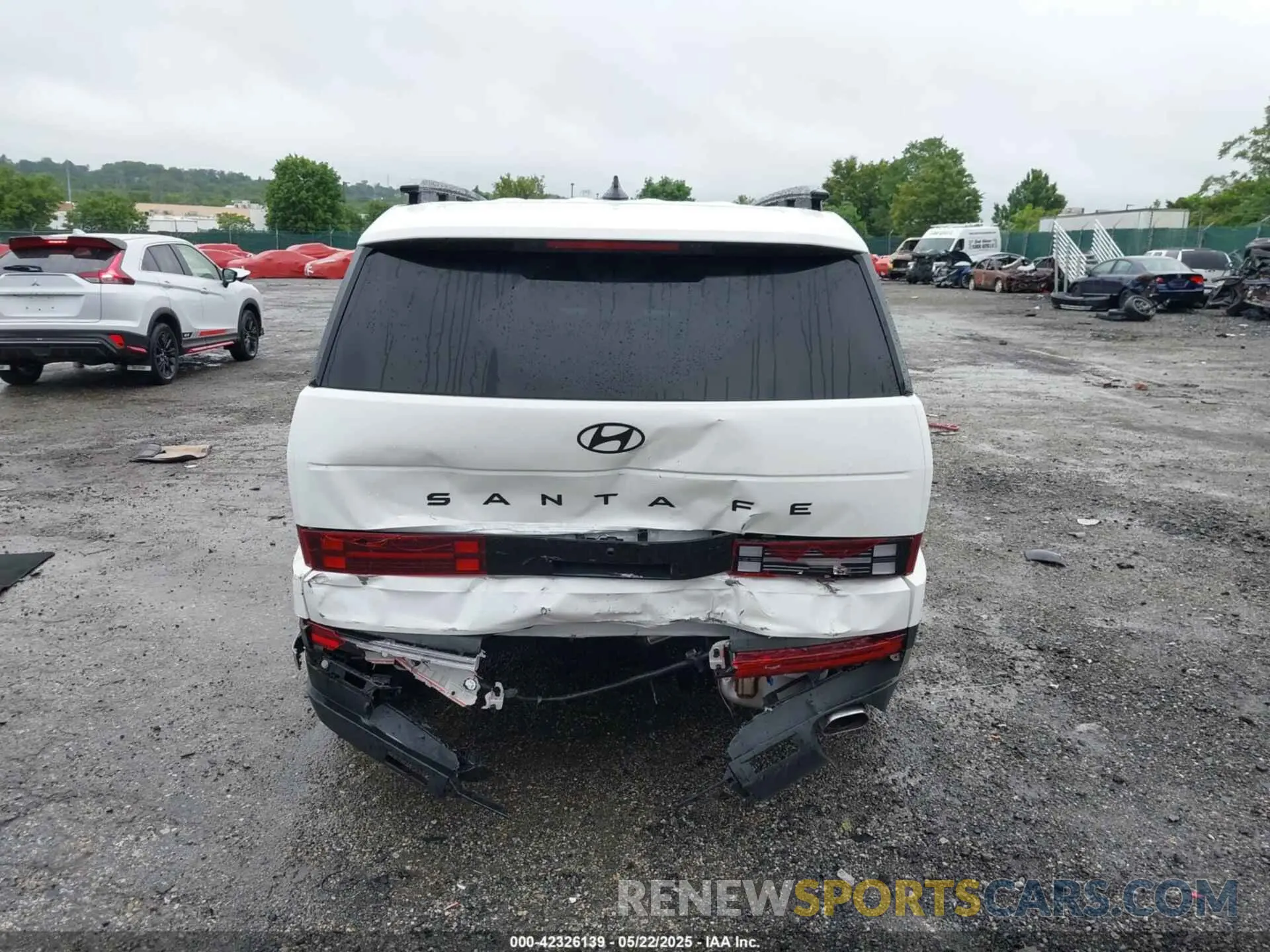 17 Photograph of a damaged car 5NMP4DGL2RH001139 HYUNDAI SANTA FE 2024