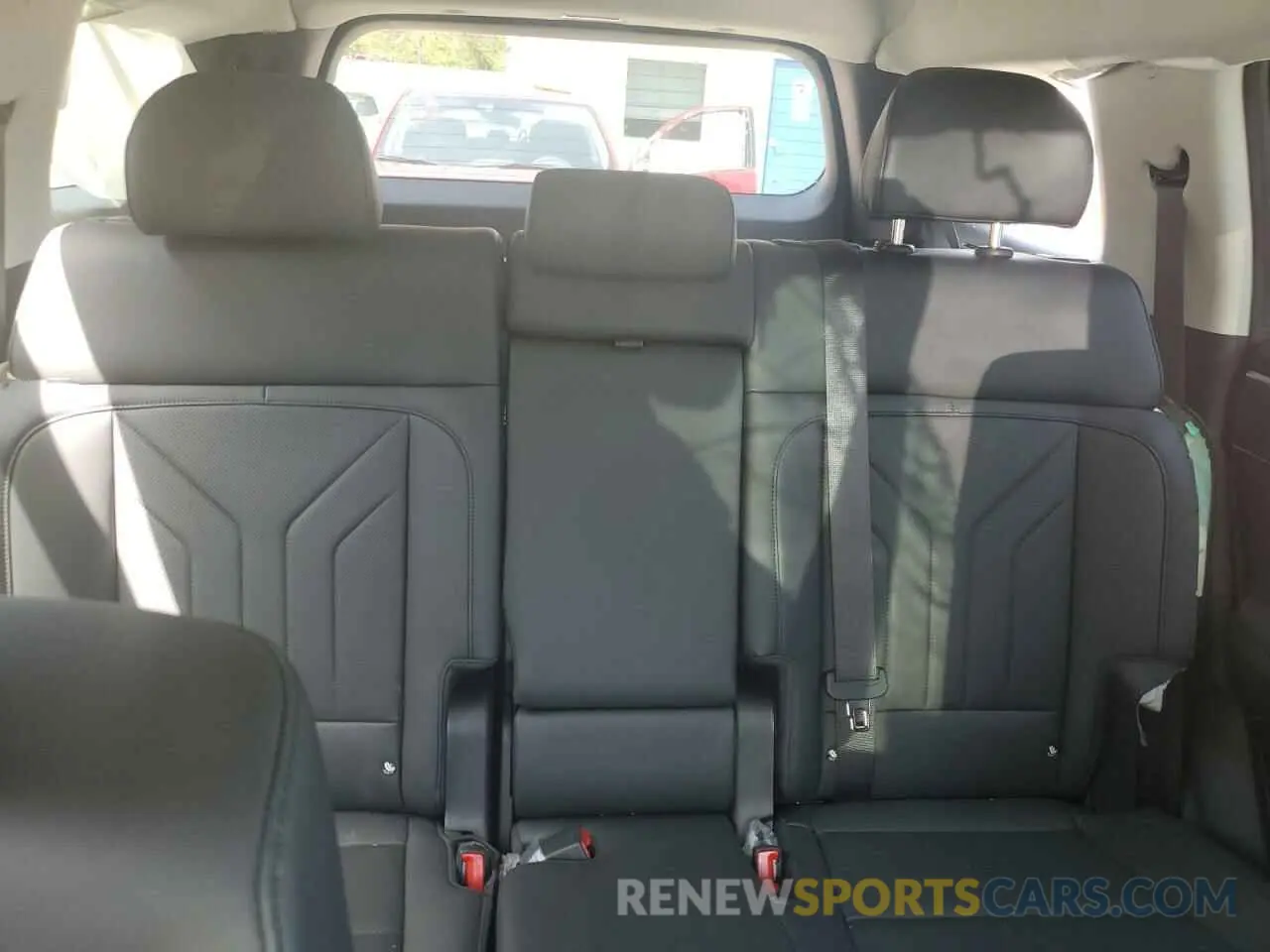 10 Фотография поврежденного автомобиля 5NMP24GL3SH105814 HYUNDAI SANTA FE 2025
