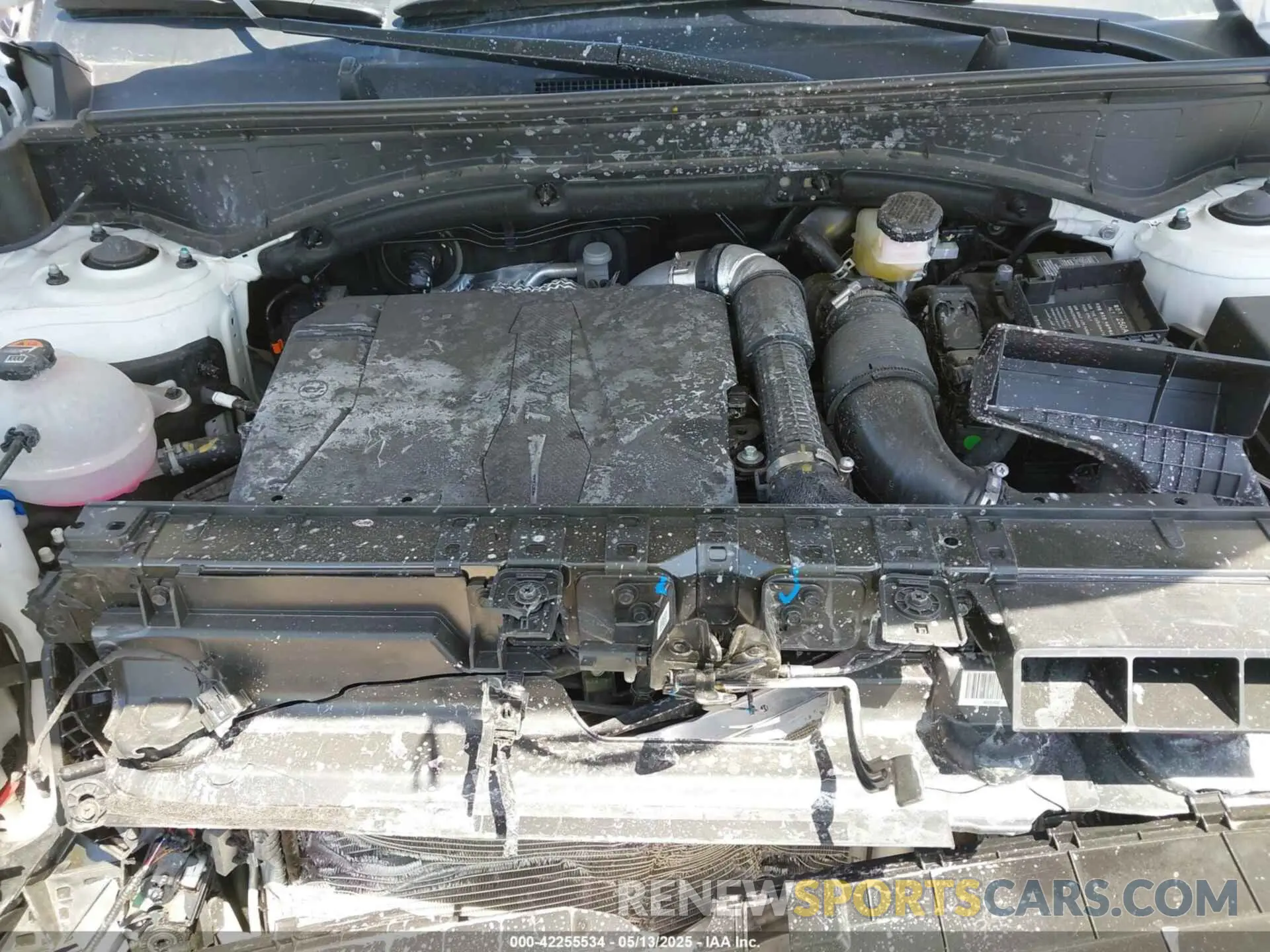 10 Photograph of a damaged car 5NMP24GL5SH076185 HYUNDAI SANTA FE 2025