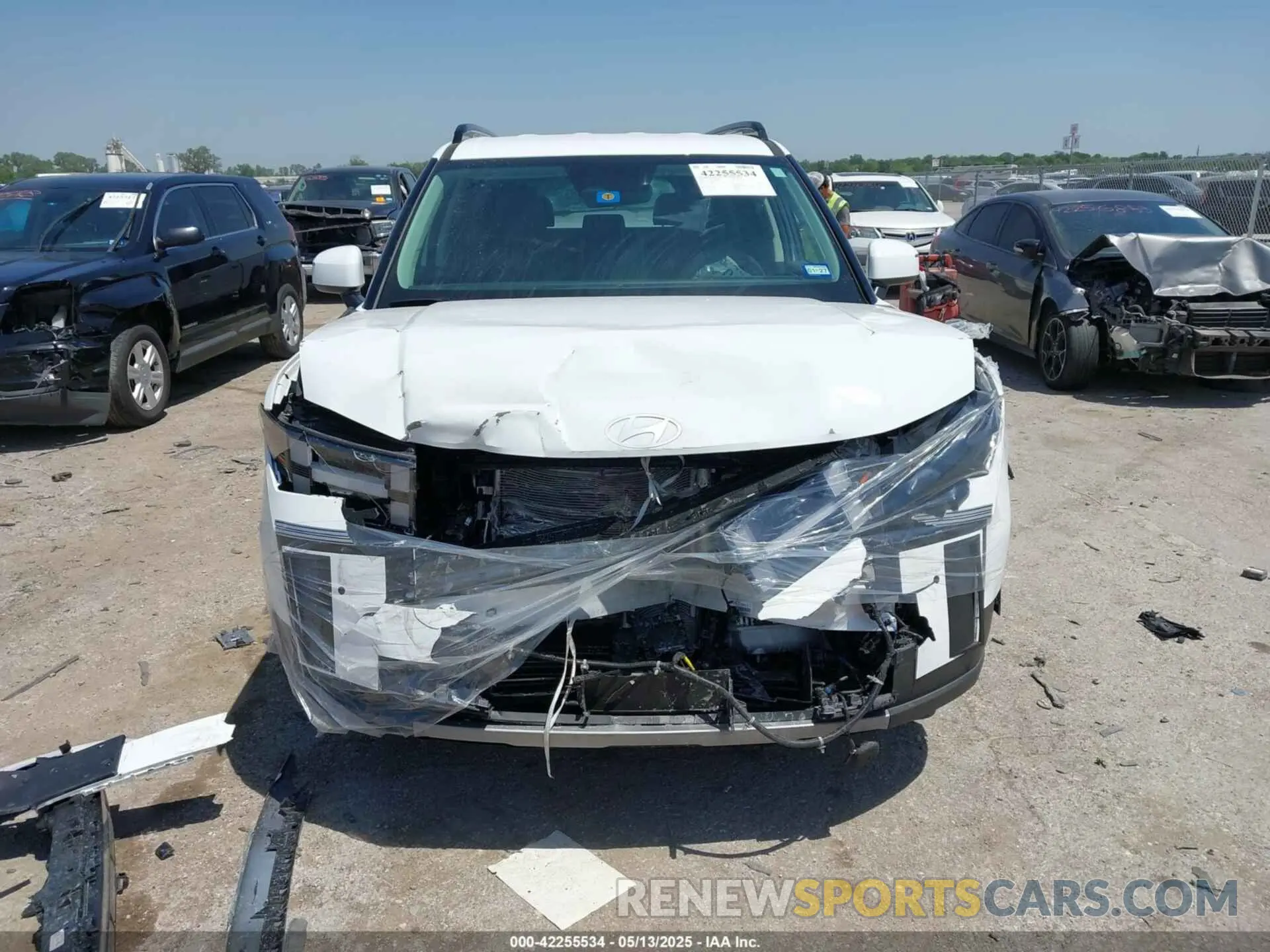12 Photograph of a damaged car 5NMP24GL5SH076185 HYUNDAI SANTA FE 2025