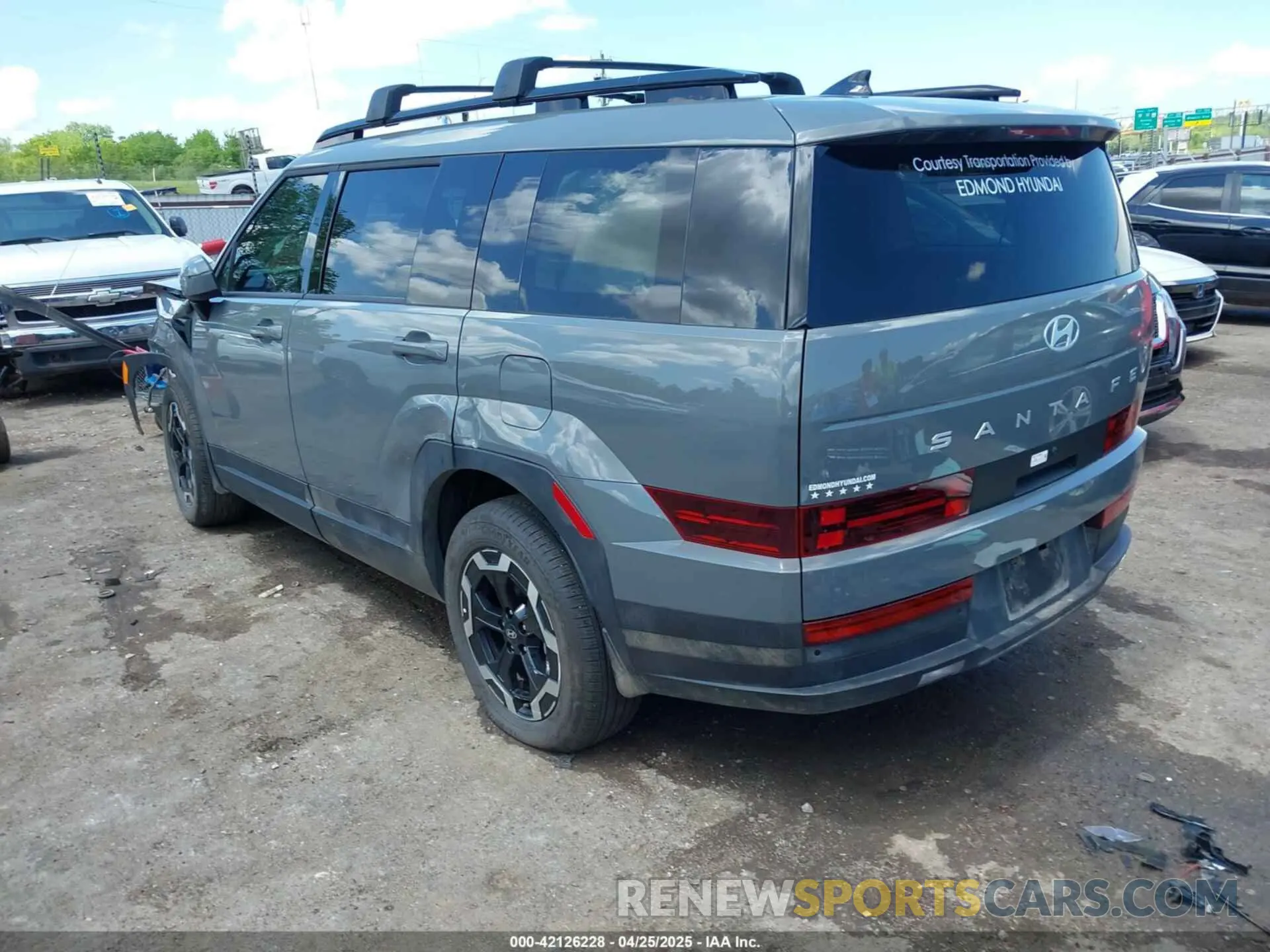 3 Фотография поврежденного автомобиля 5NMP24GL7SH104567 HYUNDAI SANTA FE 2025