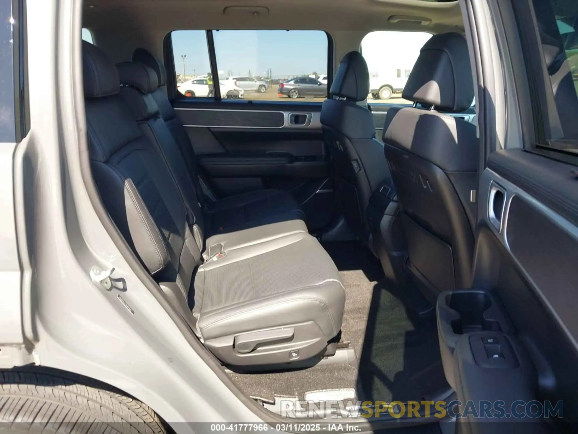 8 Фотография поврежденного автомобиля 5NMP44GL2SH074467 HYUNDAI SANTA FE 2025