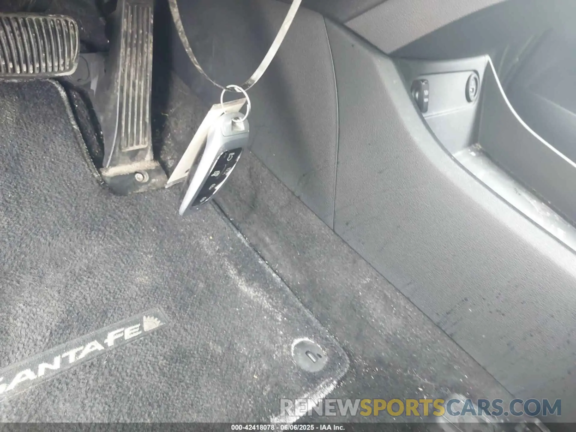 11 Photograph of a damaged car KM8S2DA16NU041259 HYUNDAI SANTA FE HYBRID 2022