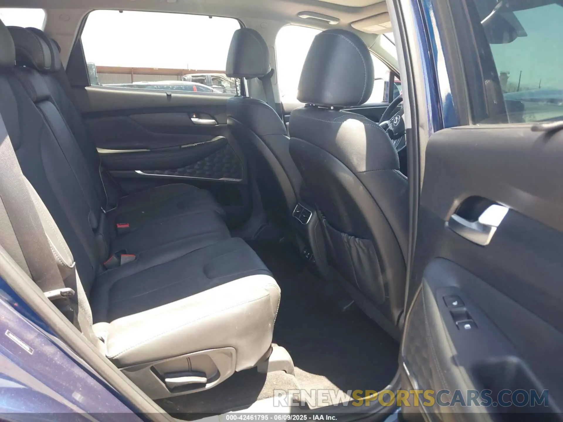 8 Photograph of a damaged car 5NMS5DA1XPH004396 HYUNDAI SANTA FE HYBRID 2023
