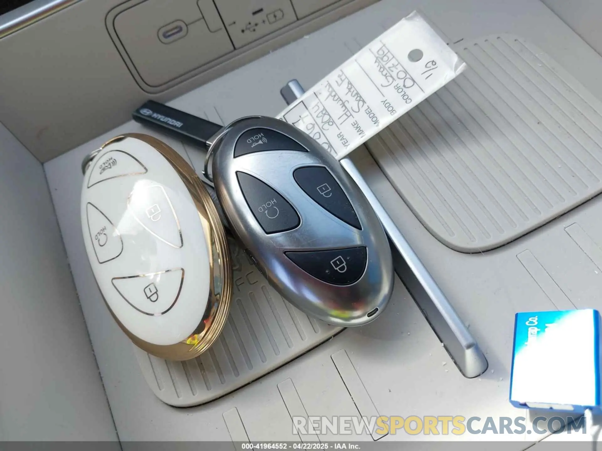 11 Photograph of a damaged car 5NMP24G10RH007199 HYUNDAI SANTA FE HYBRID 2024