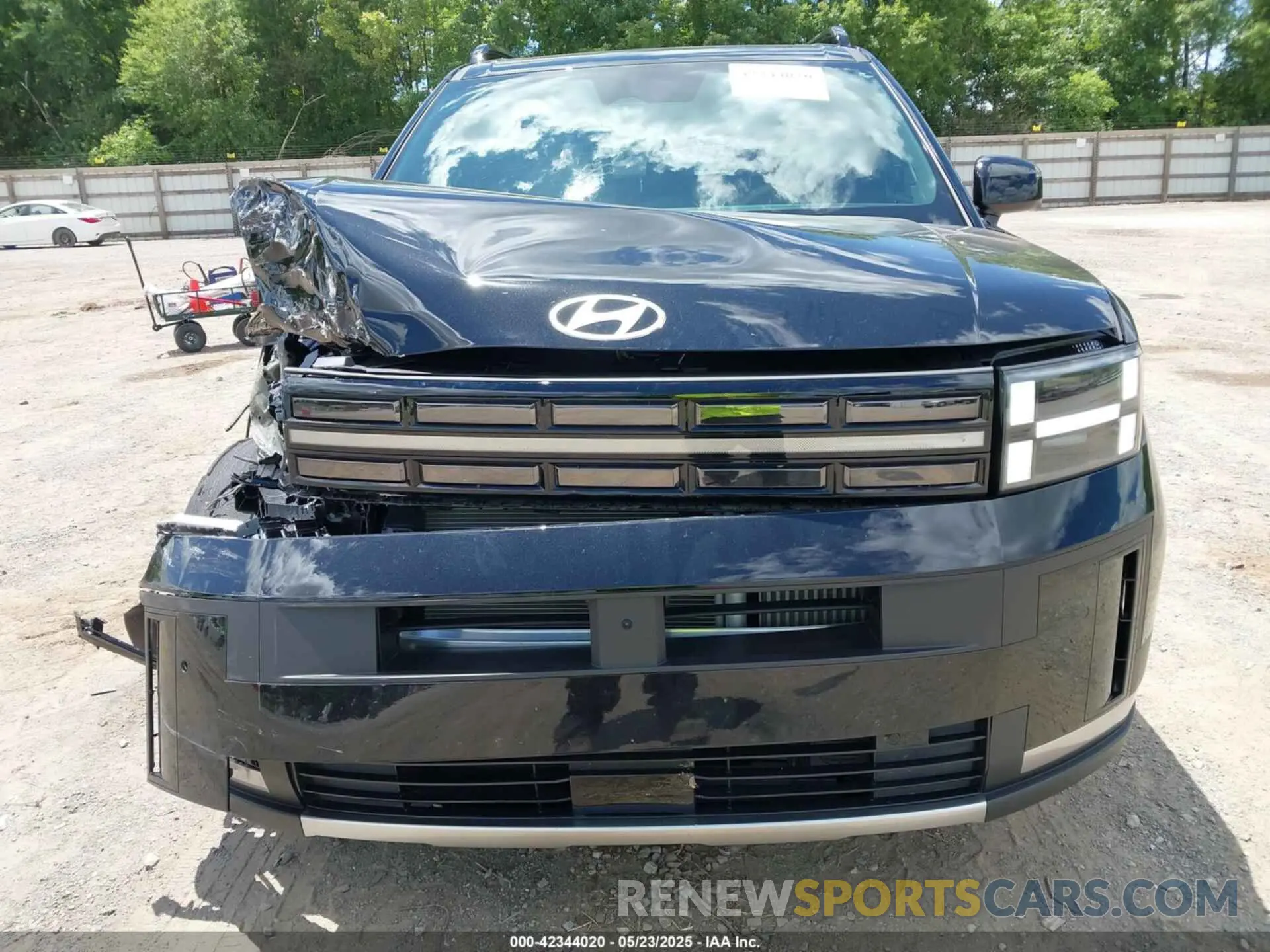 12 Photograph of a damaged car 5NMP34G11SH030610 HYUNDAI SANTA FE HYBRID 2025