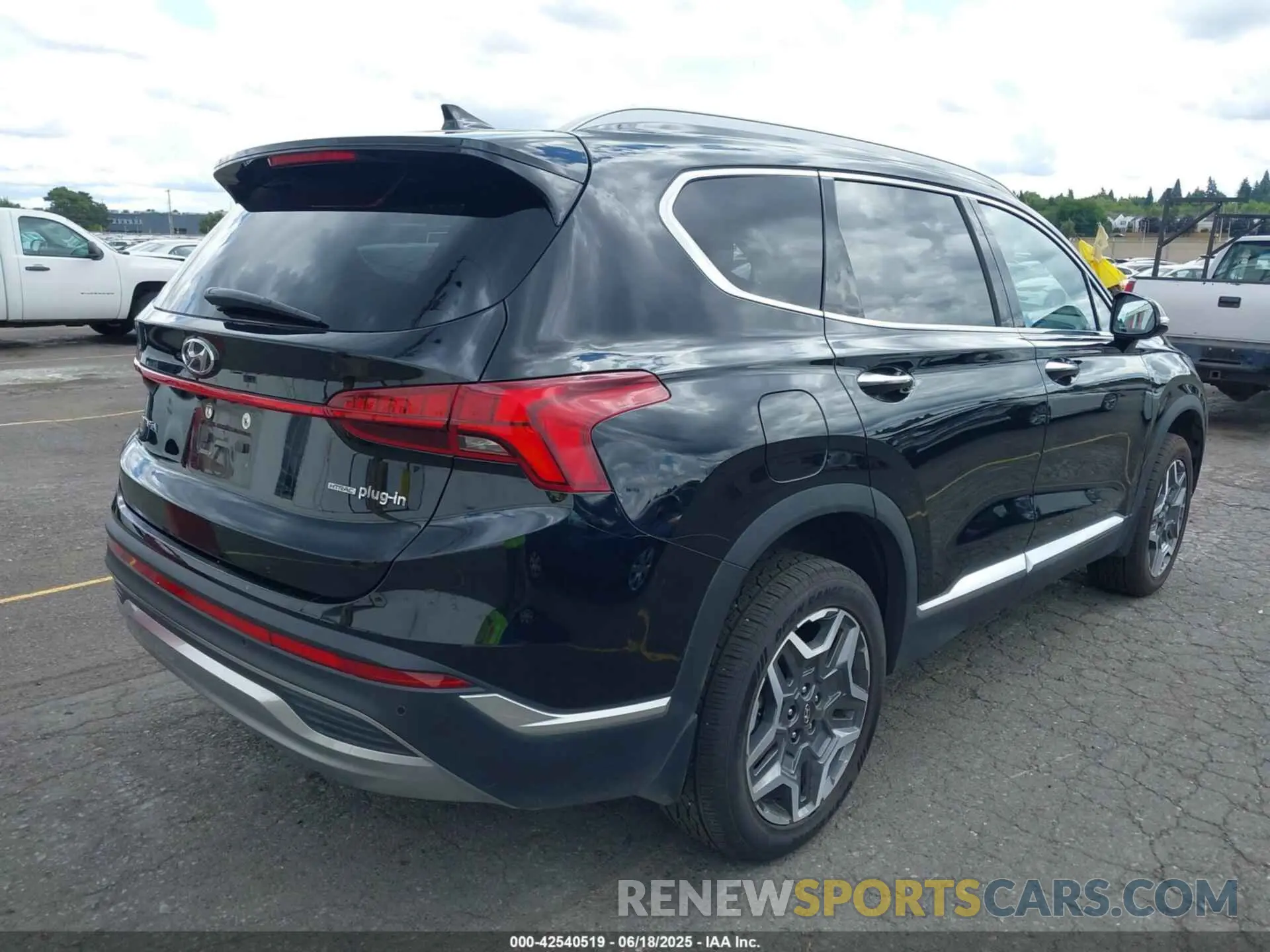 4 Photograph of a damaged car KM8S6DA26NU057684 HYUNDAI SANTA FE PLUG-IN HYBRID 2022