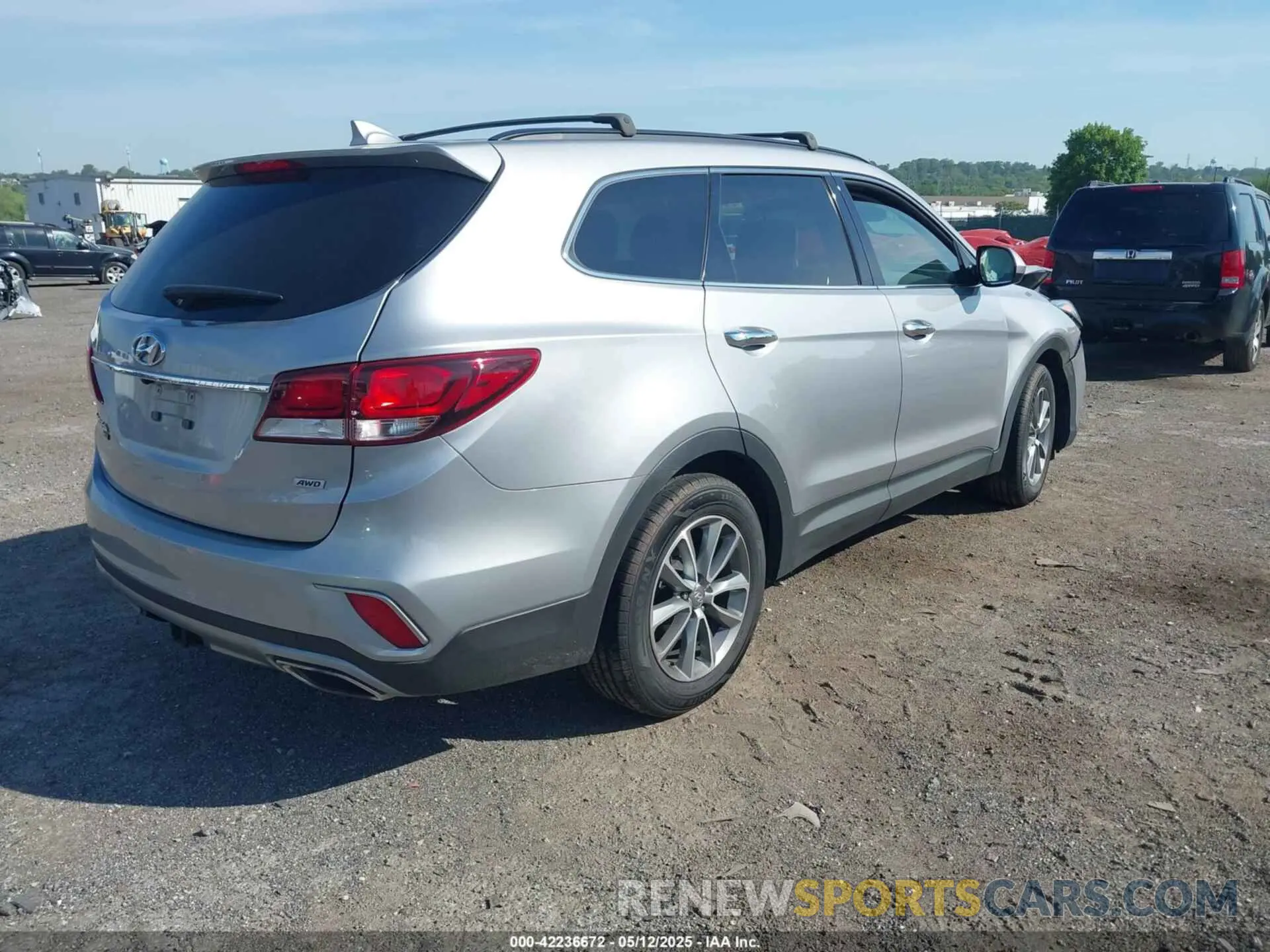 4 Photograph of a damaged car KM8SMDHF7KU306763 HYUNDAI SANTA FE XL 2019