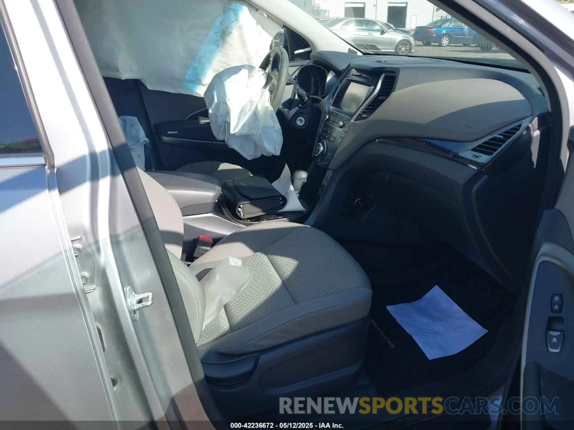 5 Photograph of a damaged car KM8SMDHF7KU306763 HYUNDAI SANTA FE XL 2019