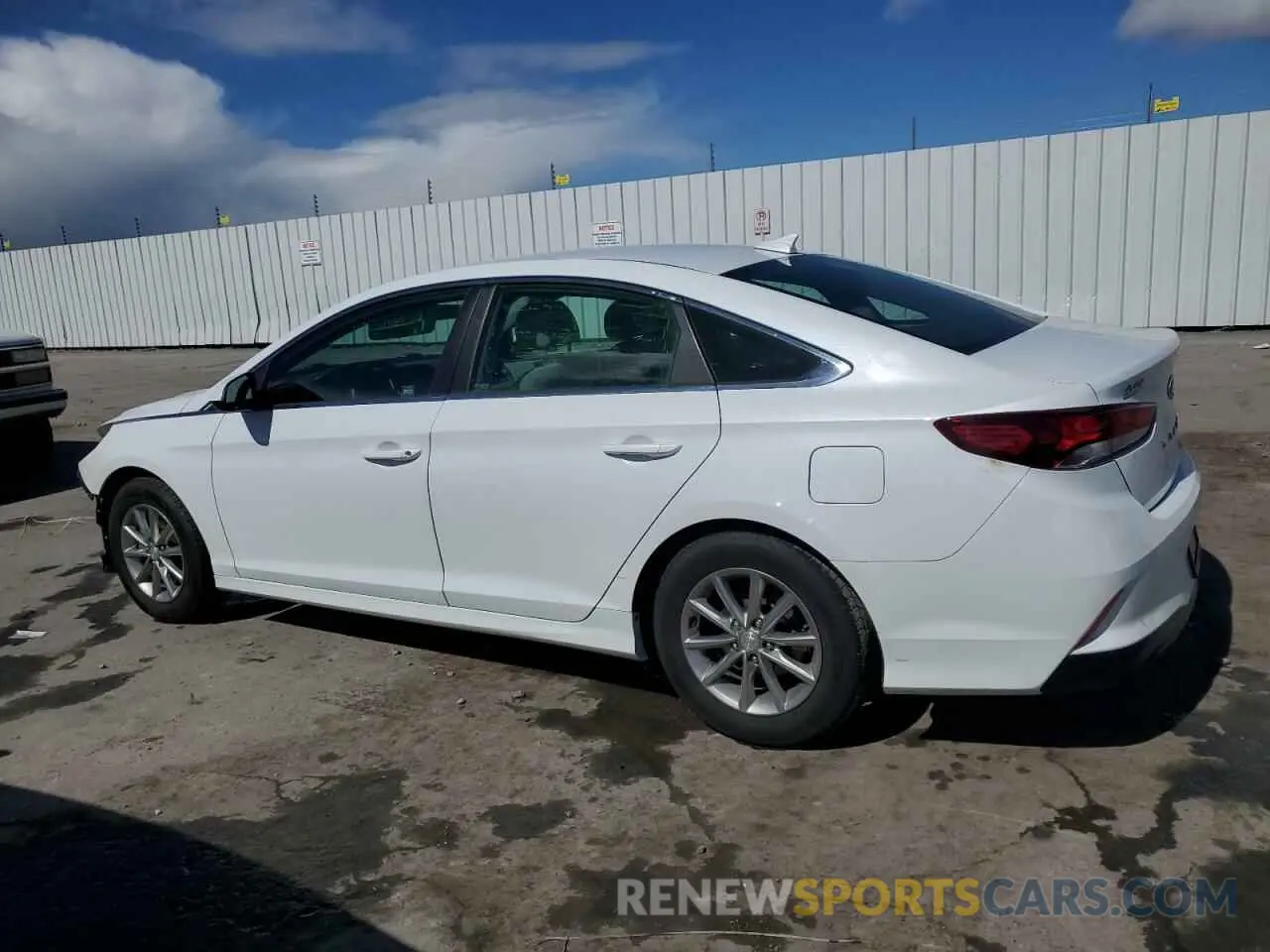 2 Photograph of a damaged car 5NPE24AA6KH775293 HYUNDAI SONATA 2019