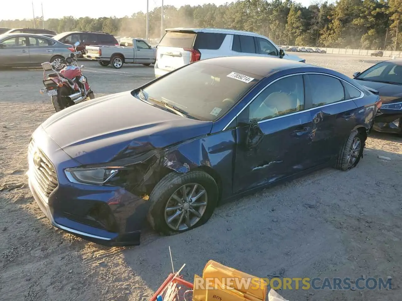 1 Фотография поврежденного автомобиля 5NPE24AF0KH738882 HYUNDAI SONATA 2019