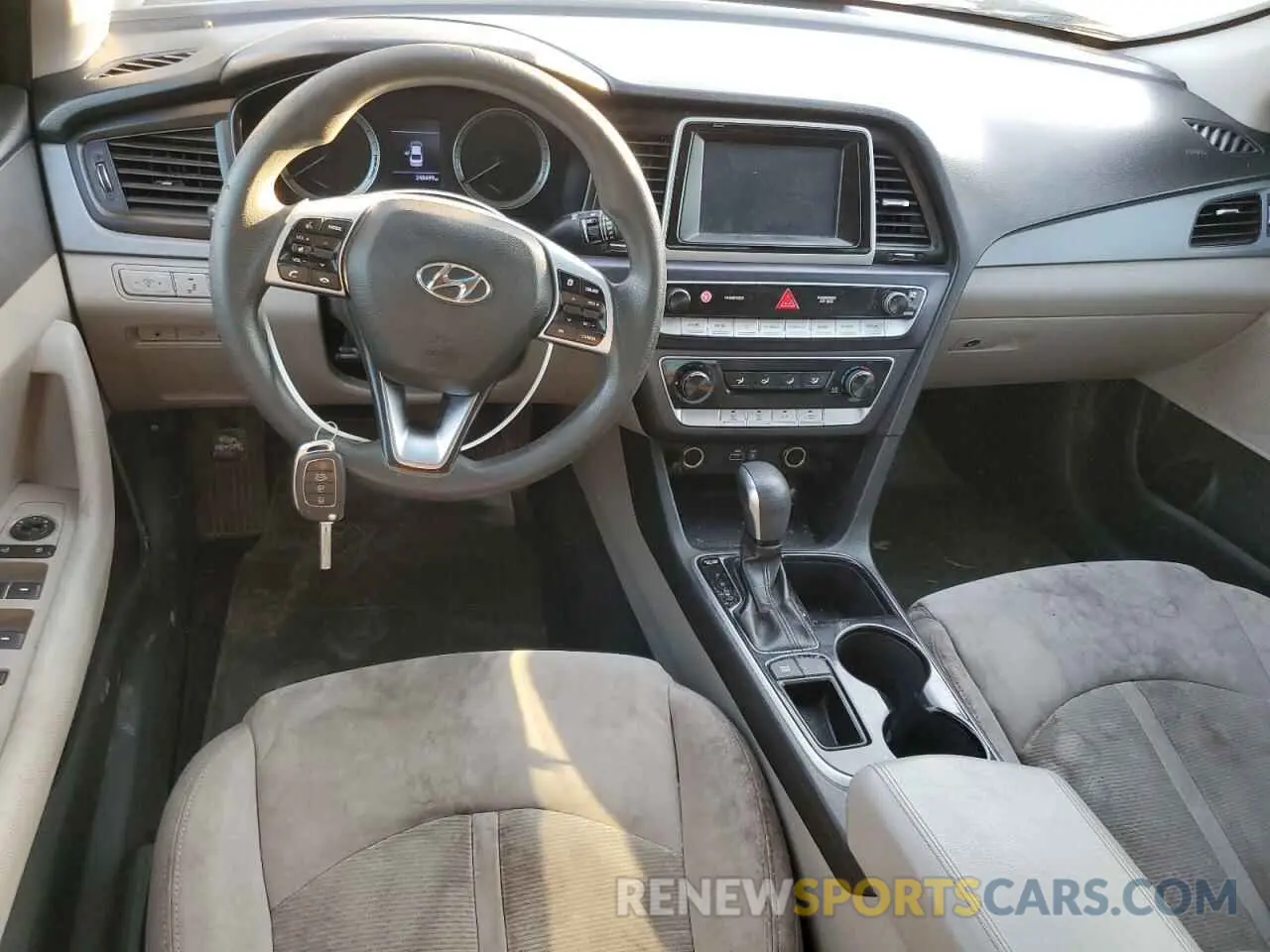 8 Фотография поврежденного автомобиля 5NPE24AF0KH738882 HYUNDAI SONATA 2019