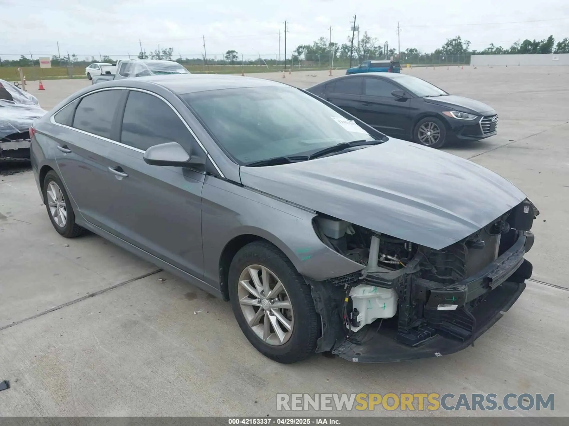 1 Photograph of a damaged car 5NPE24AF0KH777648 HYUNDAI SONATA 2019