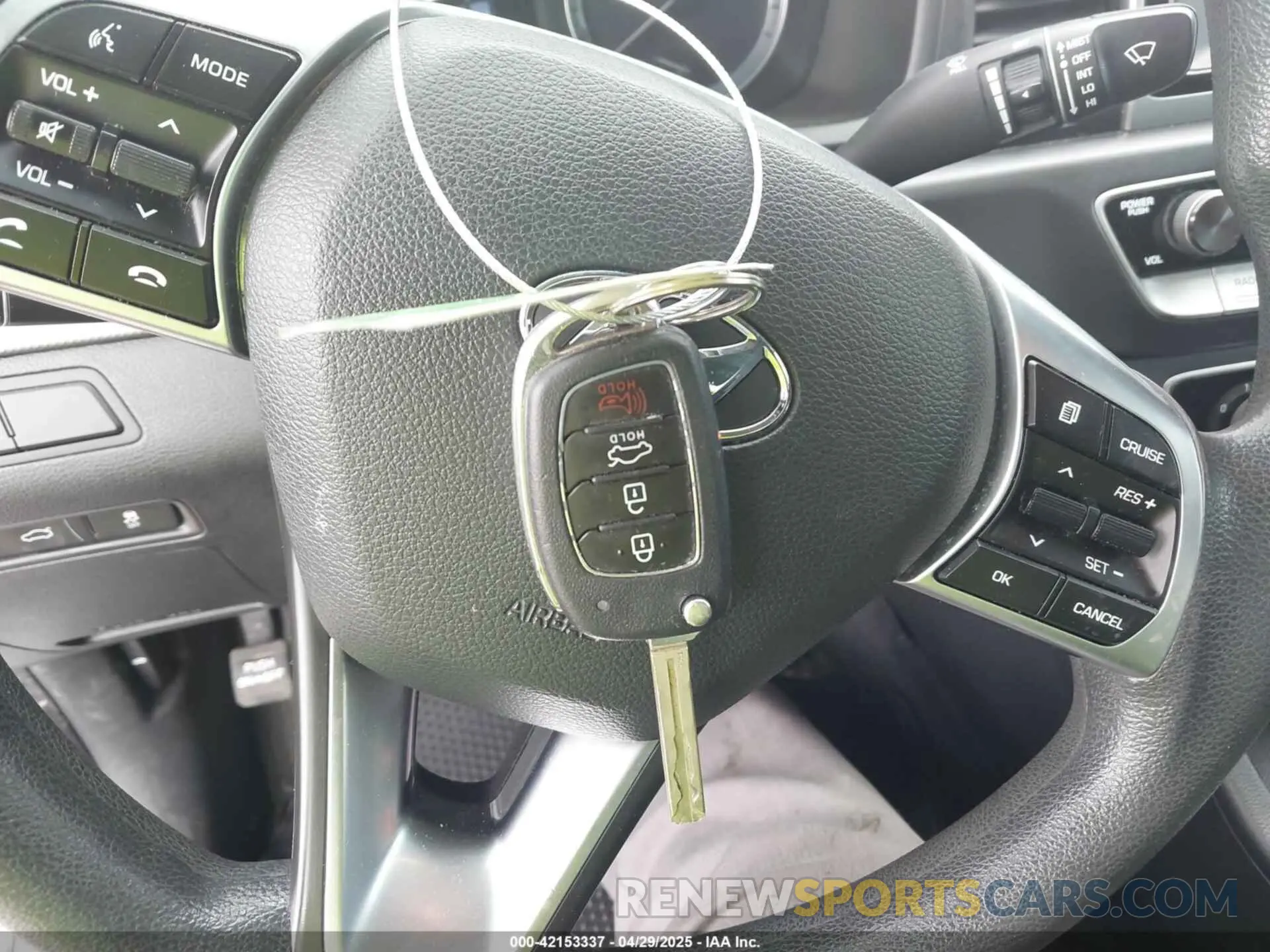 11 Photograph of a damaged car 5NPE24AF0KH777648 HYUNDAI SONATA 2019