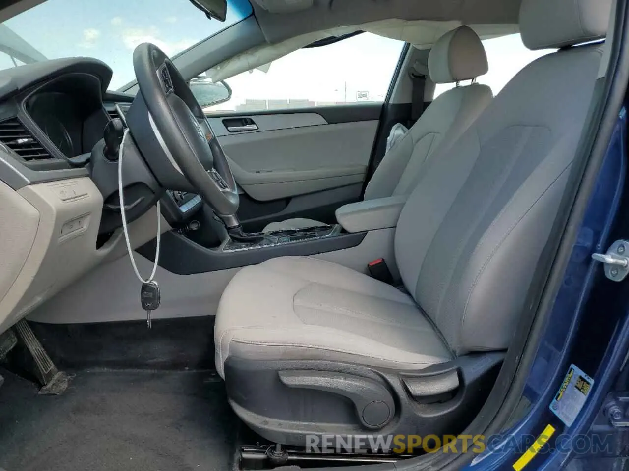 7 Photograph of a damaged car 5NPE24AF0KH806100 HYUNDAI SONATA 2019