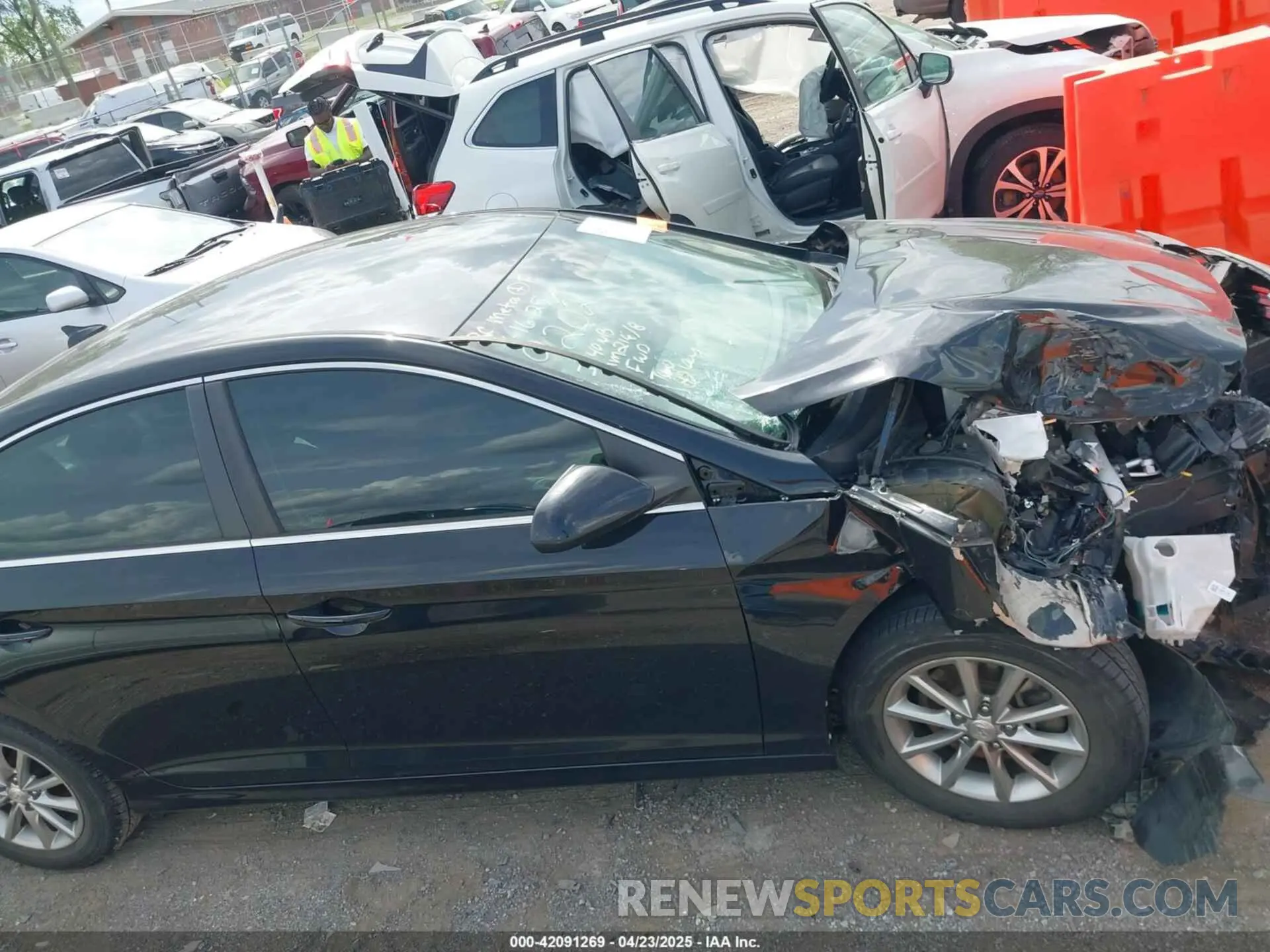 12 Фотография поврежденного автомобиля 5NPE24AF1KH739202 HYUNDAI SONATA 2019