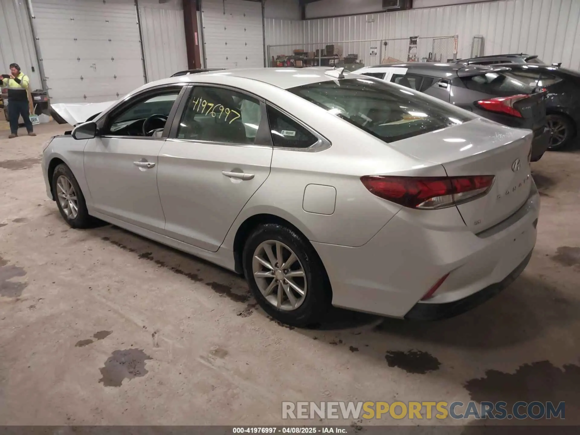 3 Фотография поврежденного автомобиля 5NPE24AF1KH744982 HYUNDAI SONATA 2019