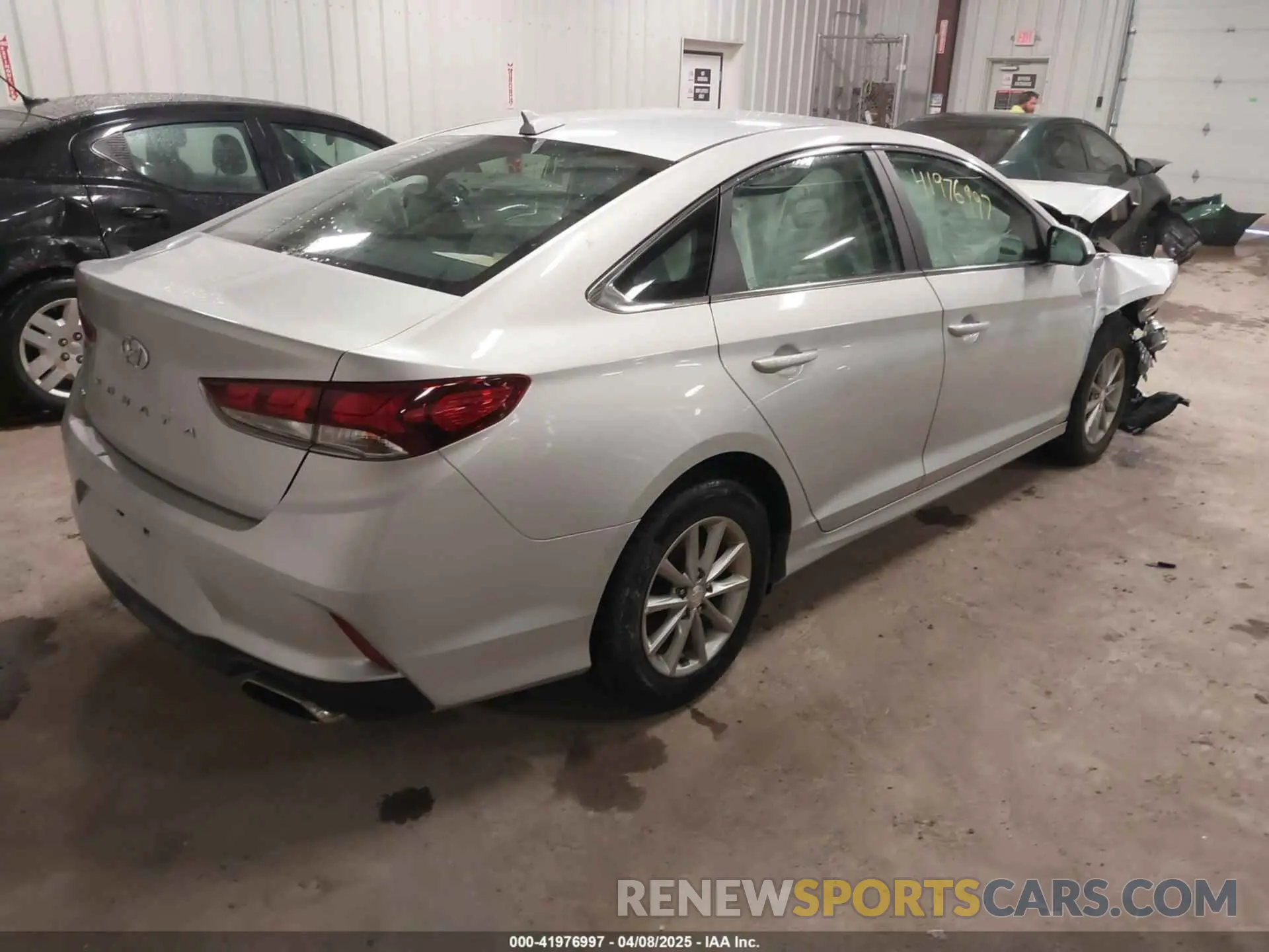 4 Фотография поврежденного автомобиля 5NPE24AF1KH744982 HYUNDAI SONATA 2019