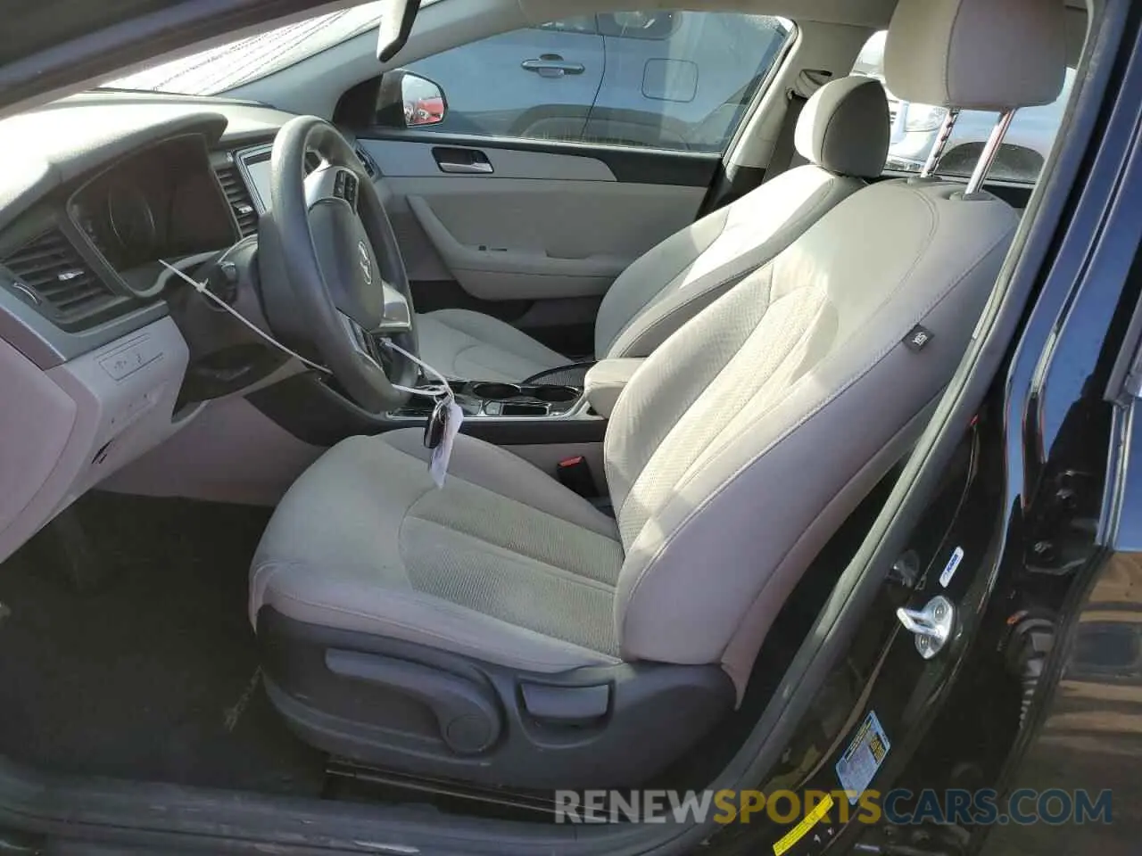 7 Photograph of a damaged car 5NPE24AF1KH749602 HYUNDAI SONATA 2019