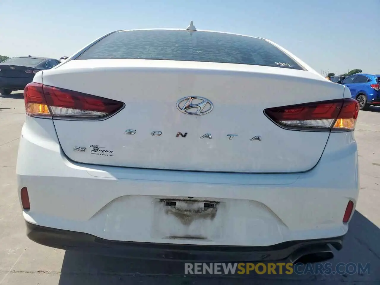 6 Photograph of a damaged car 5NPE24AF1KH756470 HYUNDAI SONATA 2019