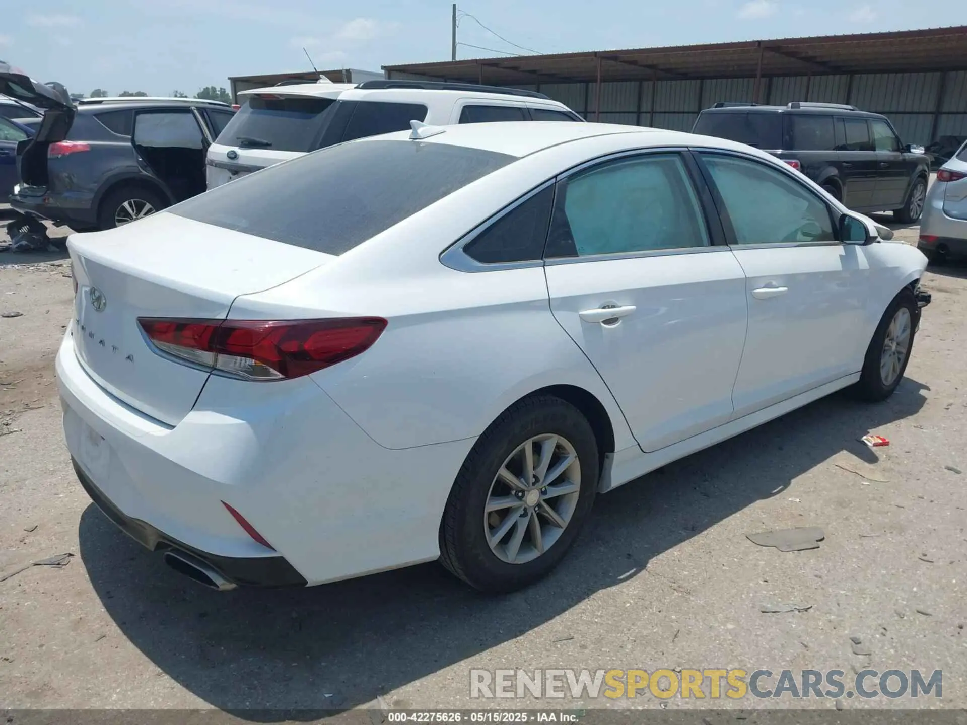 4 Photograph of a damaged car 5NPE24AF1KH774158 HYUNDAI SONATA 2019