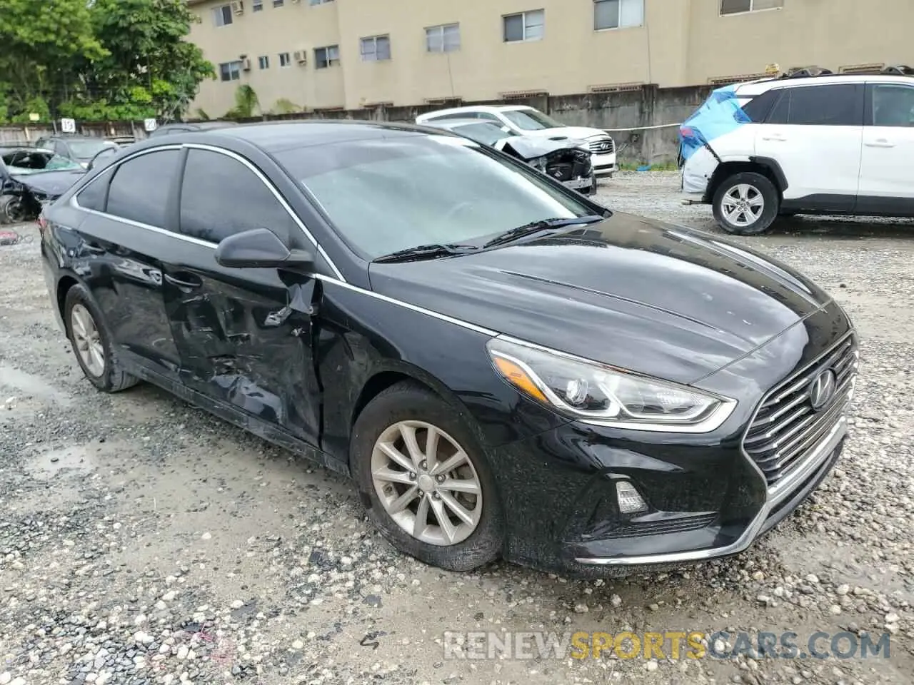 4 Photograph of a damaged car 5NPE24AF1KH776007 HYUNDAI SONATA 2019