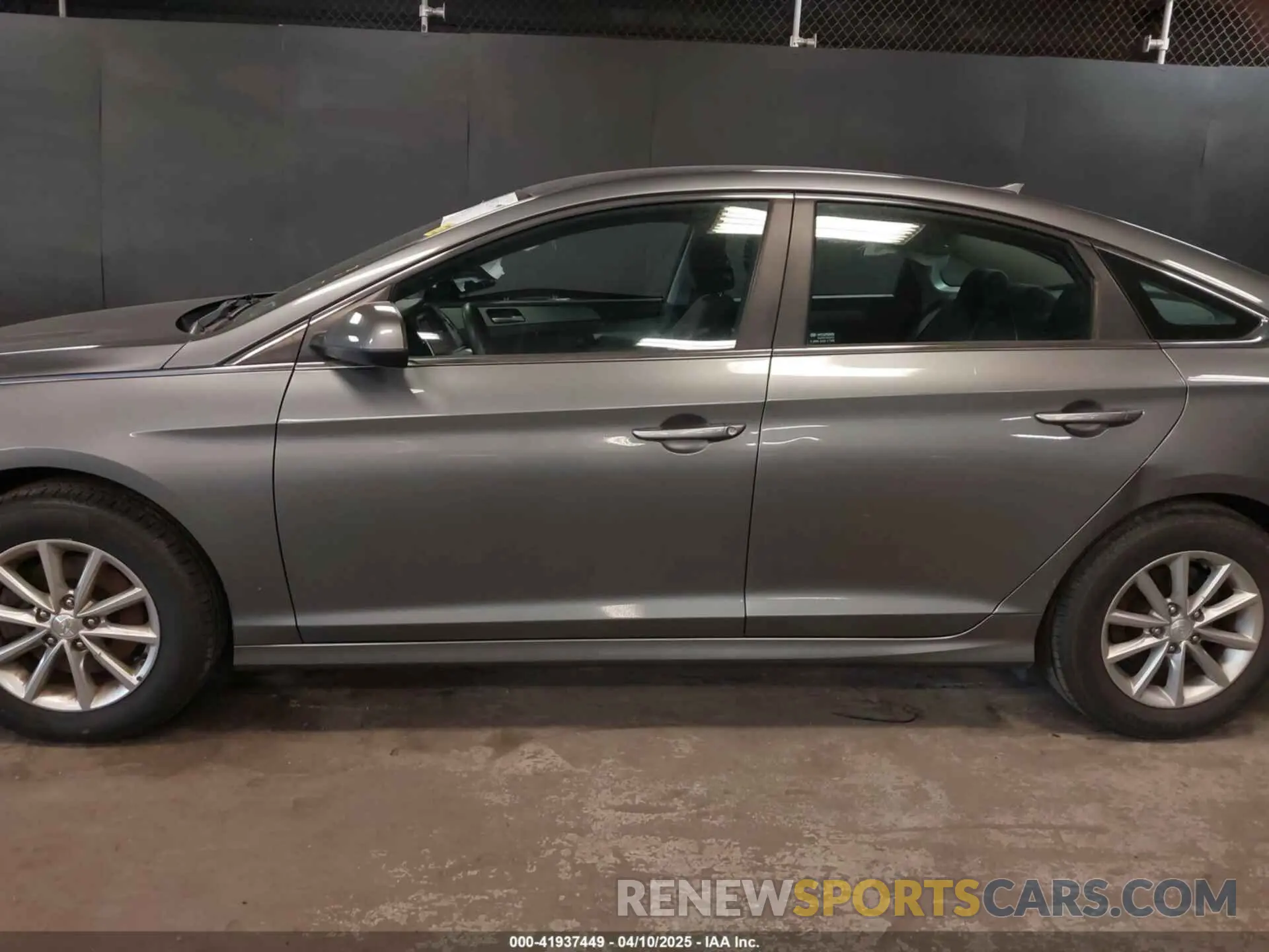 14 Photograph of a damaged car 5NPE24AF2KH734400 HYUNDAI SONATA 2019