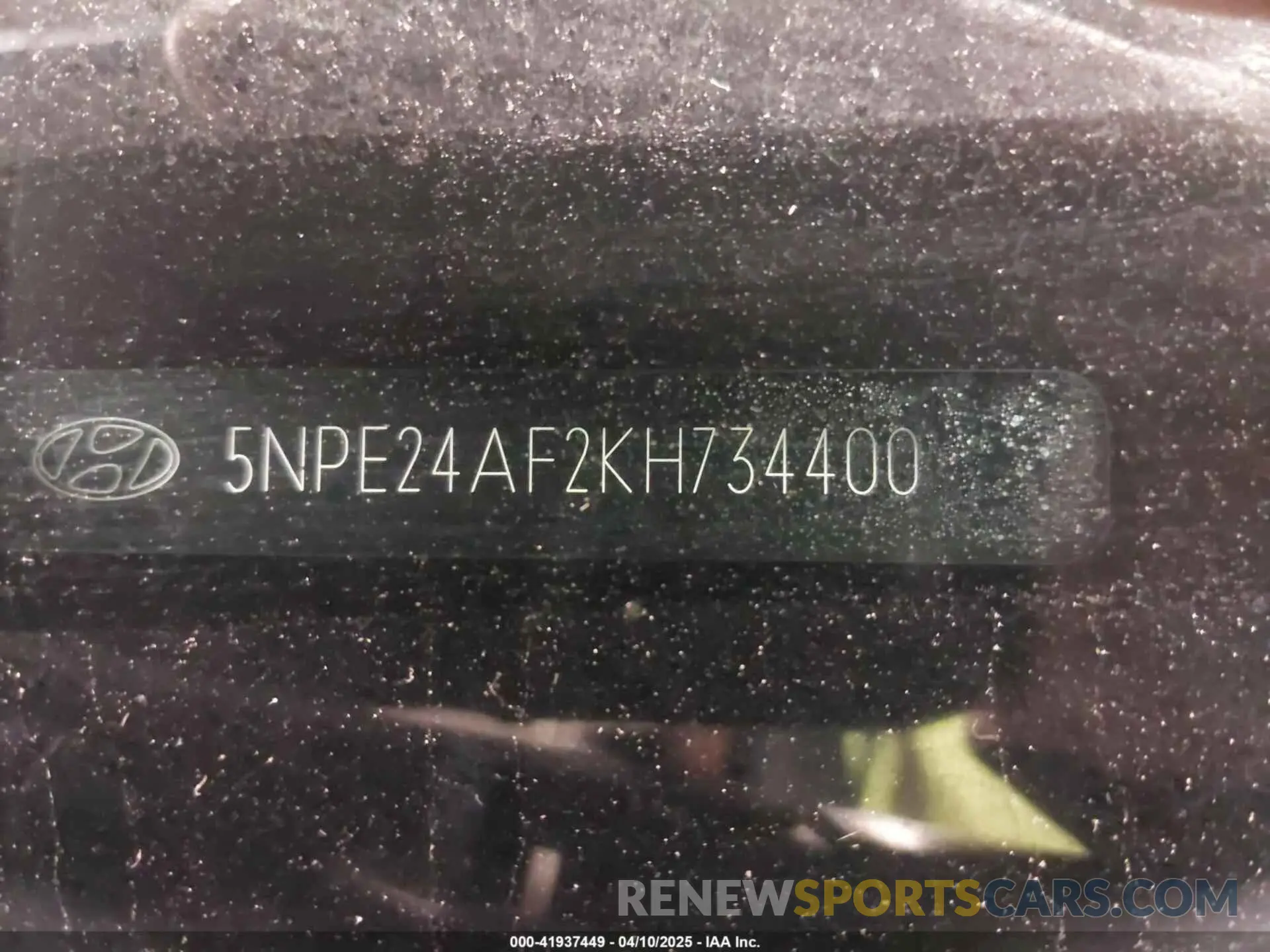 17 Photograph of a damaged car 5NPE24AF2KH734400 HYUNDAI SONATA 2019