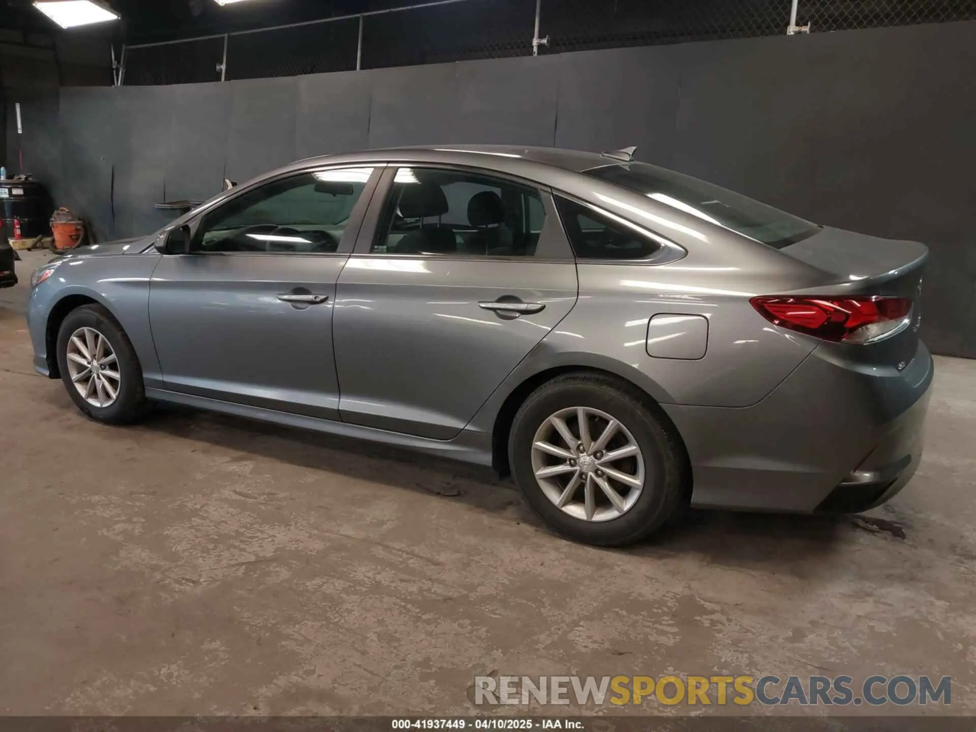 3 Photograph of a damaged car 5NPE24AF2KH734400 HYUNDAI SONATA 2019