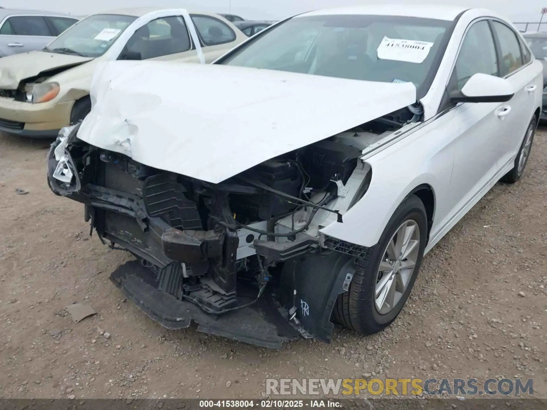 17 Photograph of a damaged car 5NPE24AF2KH750709 HYUNDAI SONATA 2019