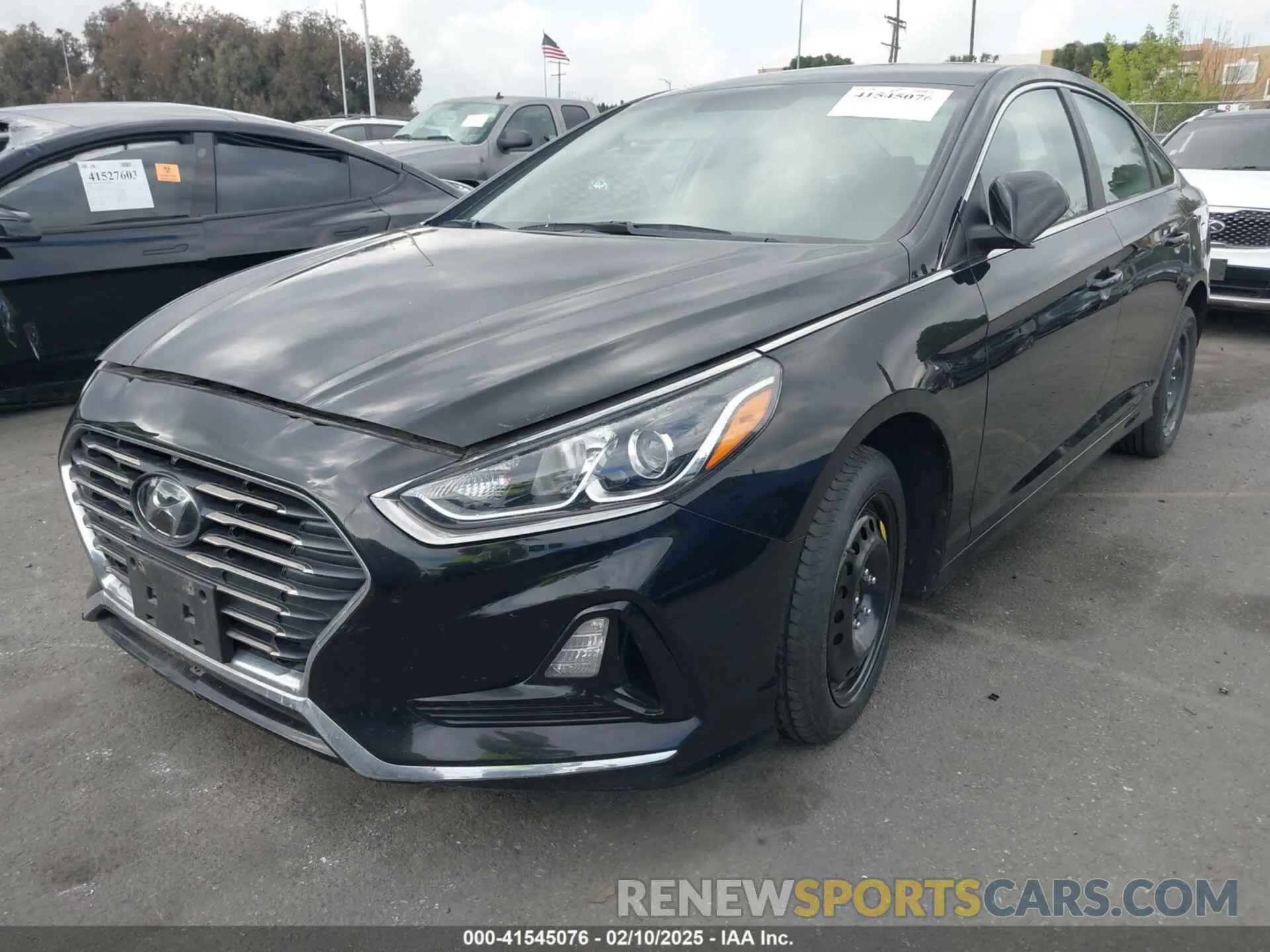 2 Photograph of a damaged car 5NPE24AF2KH769003 HYUNDAI SONATA 2019