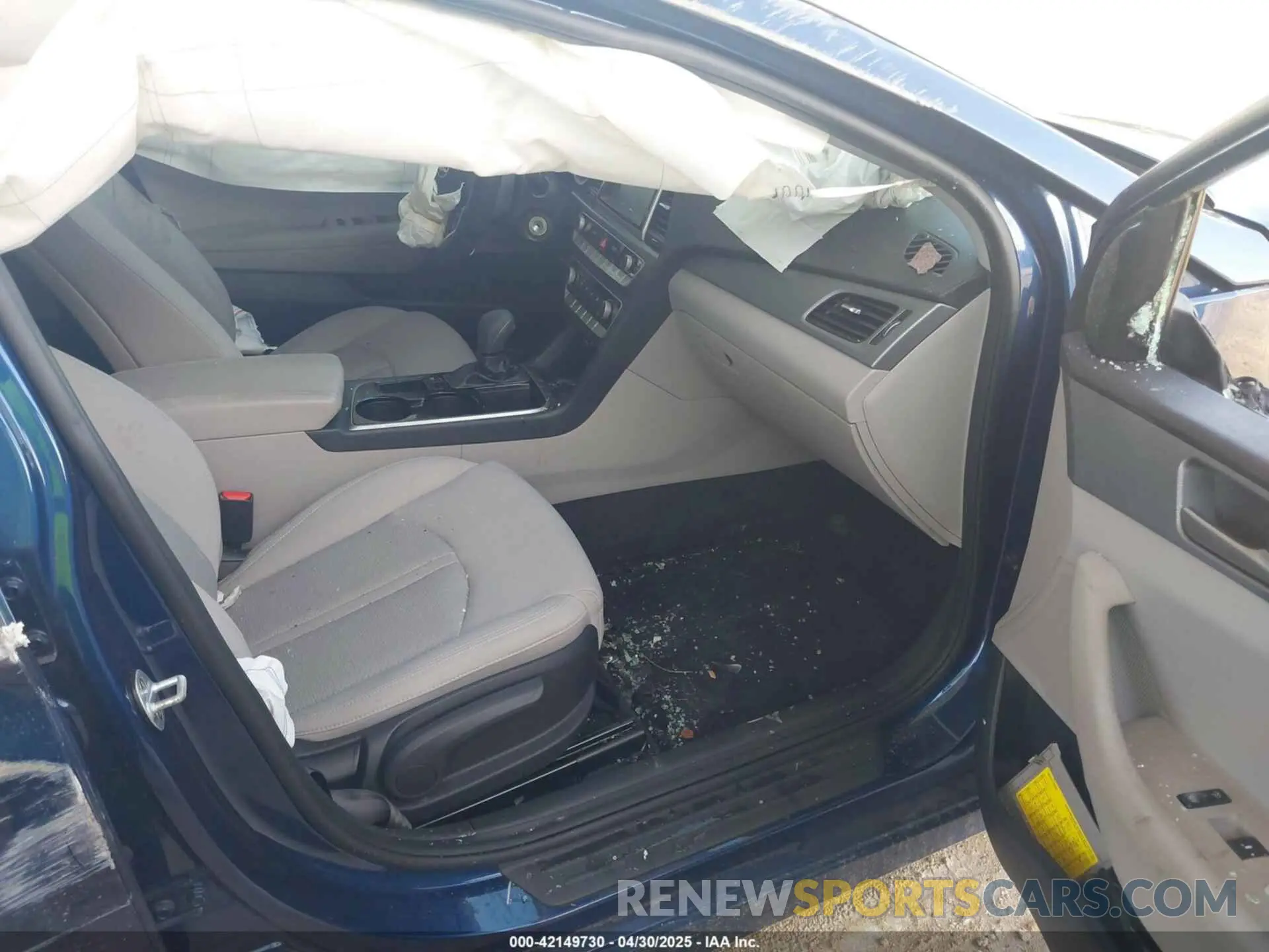 5 Фотография поврежденного автомобиля 5NPE24AF2KH780972 HYUNDAI SONATA 2019